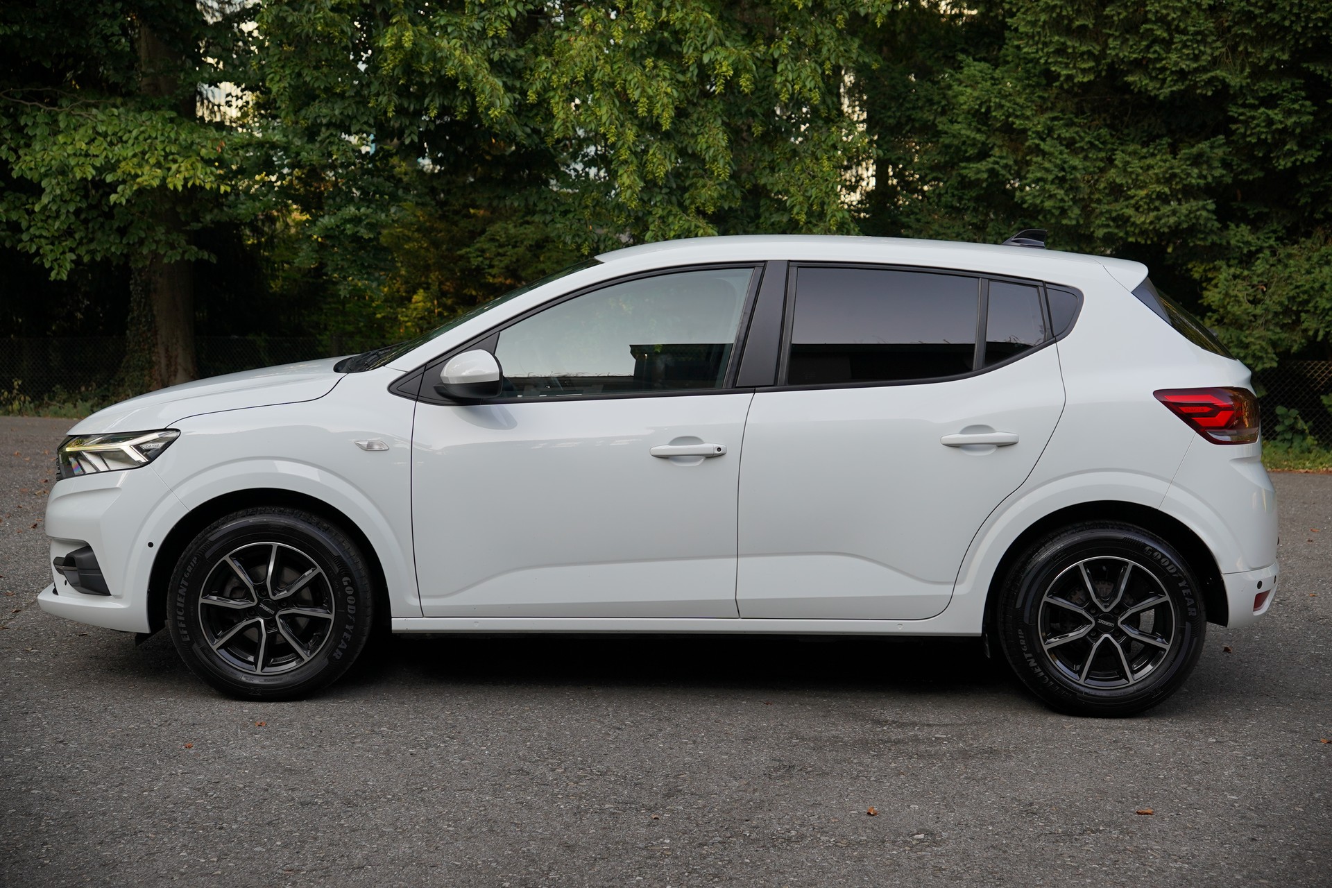 DACIA Sandero TCe 90 Comfort CVT-image-5