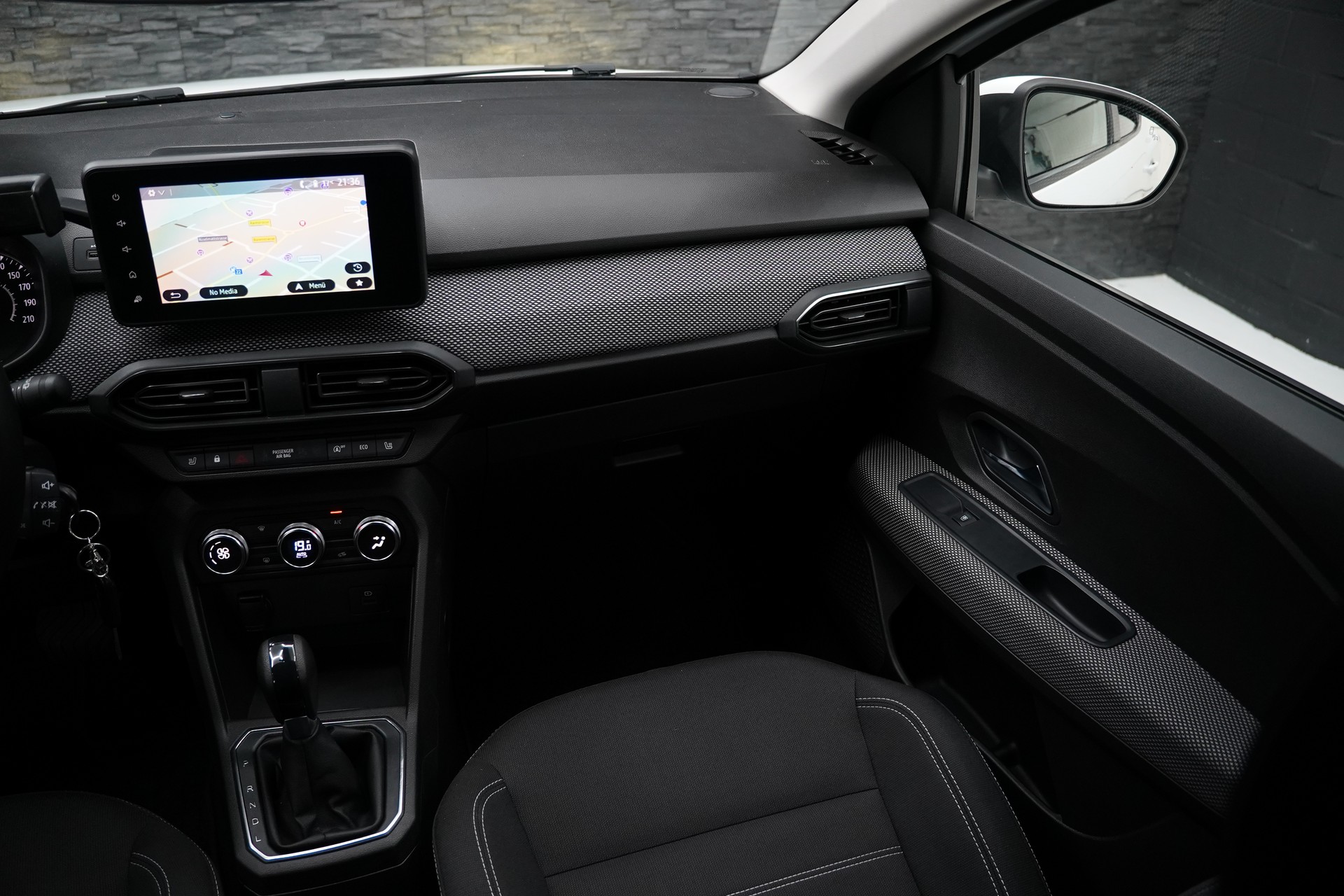 DACIA Sandero TCe 90 Comfort CVT-image-19