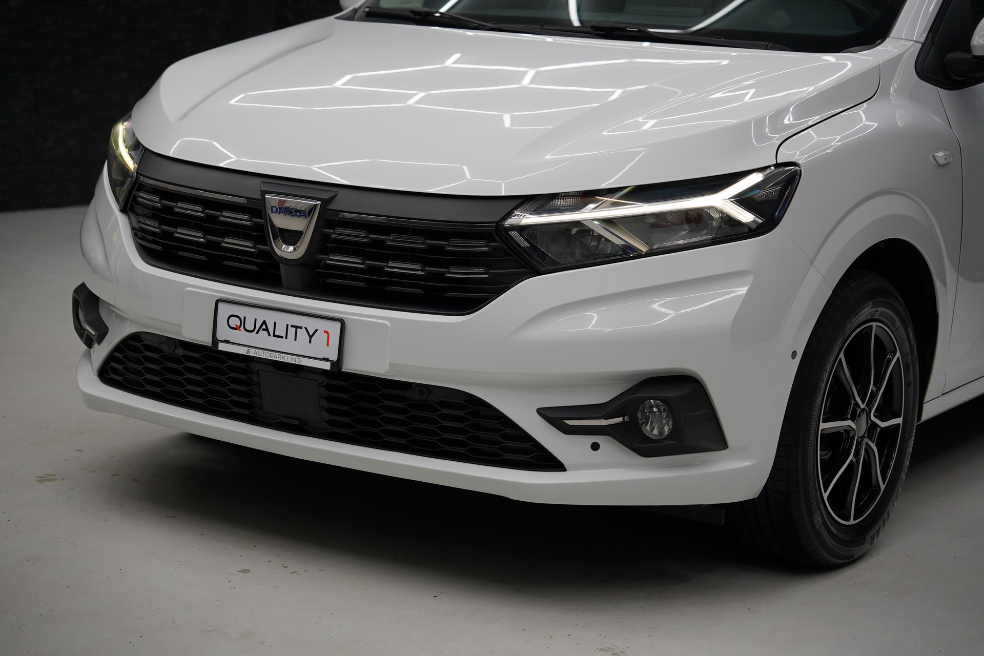 DACIA Sandero TCe 90 Comfort CVT-image-11