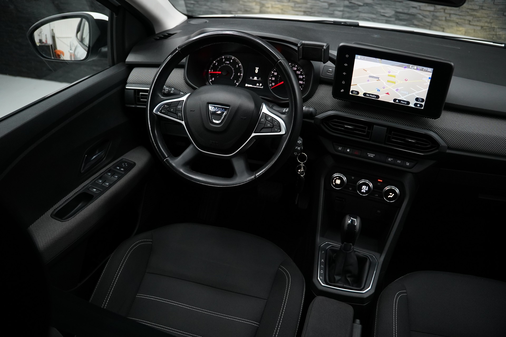 DACIA Sandero TCe 90 Comfort CVT-image-18