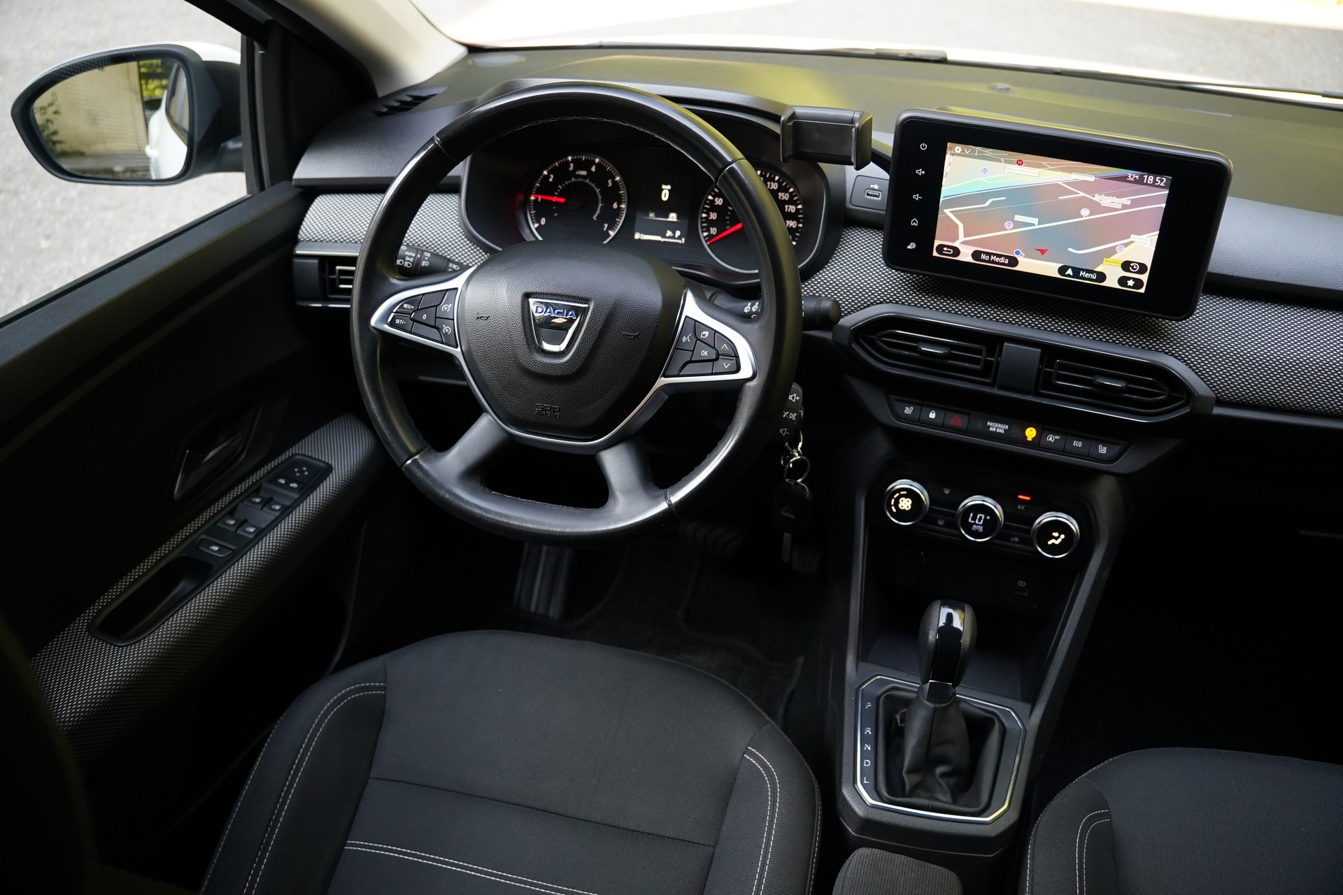 DACIA Sandero TCe 90 Comfort CVT-image-19
