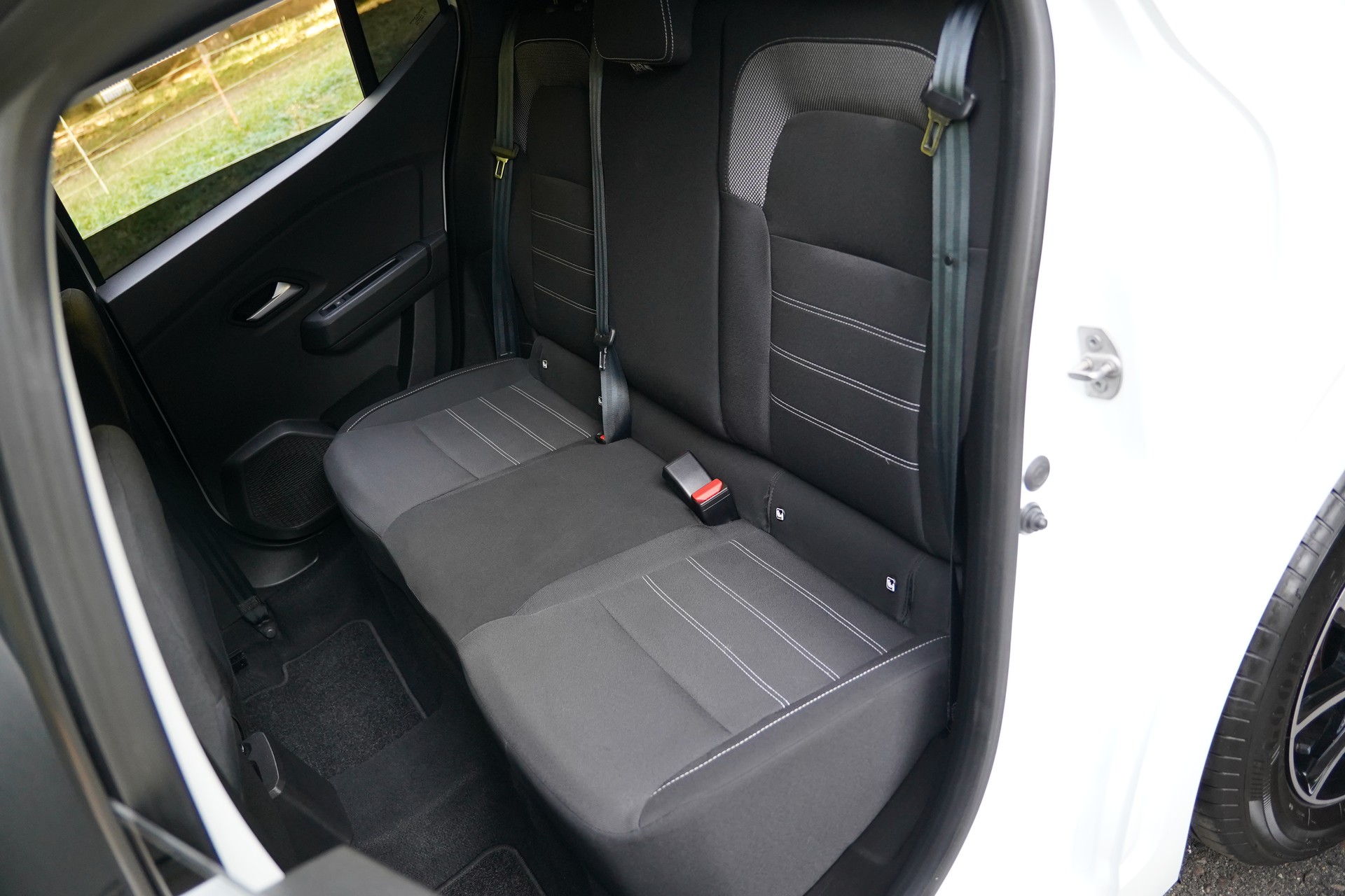 DACIA Sandero TCe 90 Comfort CVT-image-17