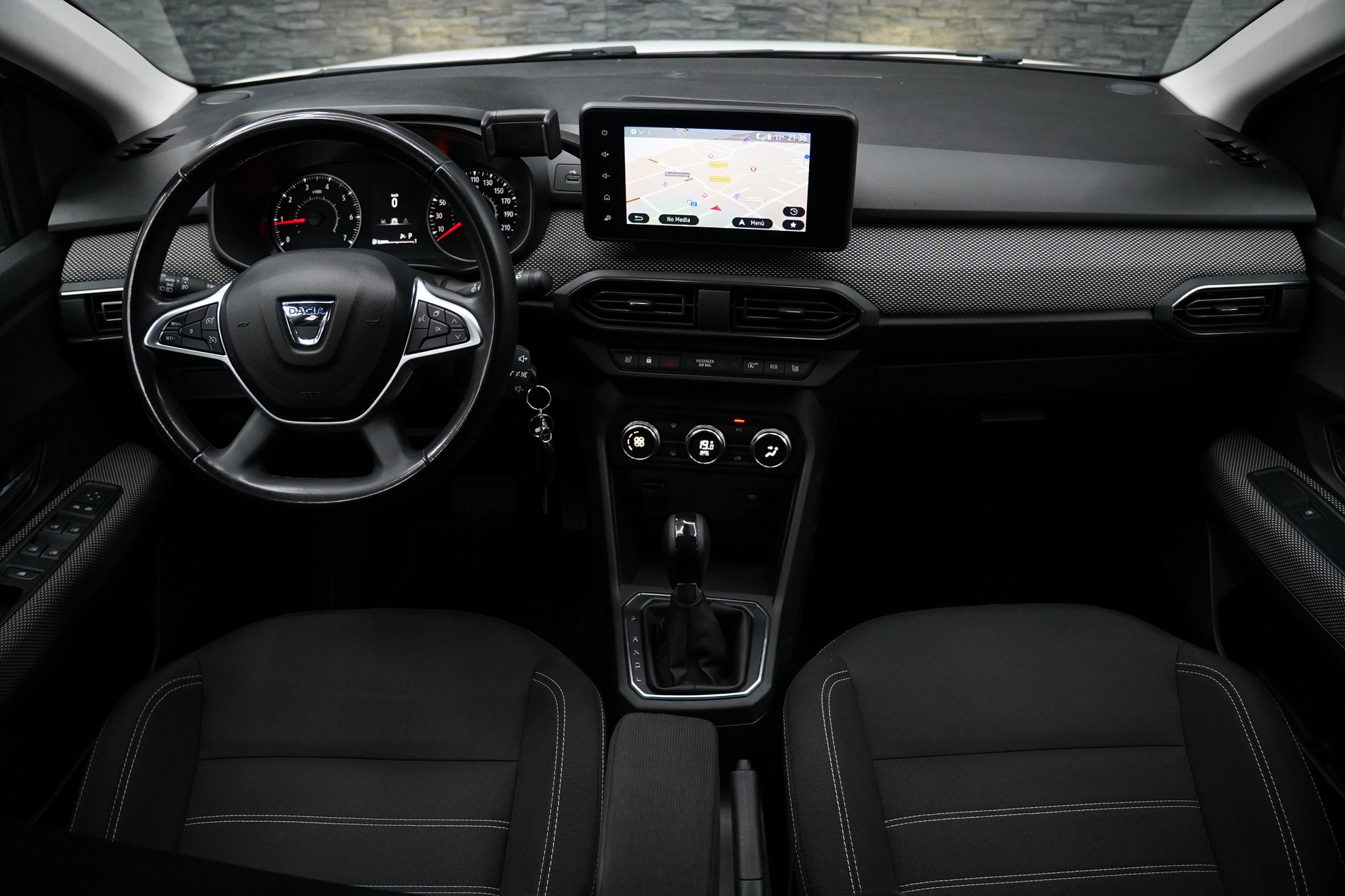 DACIA Sandero TCe 90 Comfort CVT-image-13