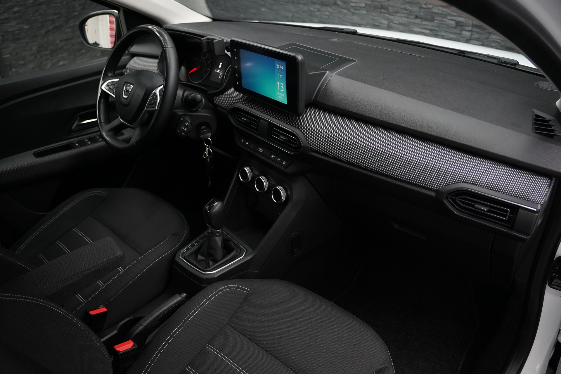 DACIA Sandero TCe 90 Comfort CVT-image-25