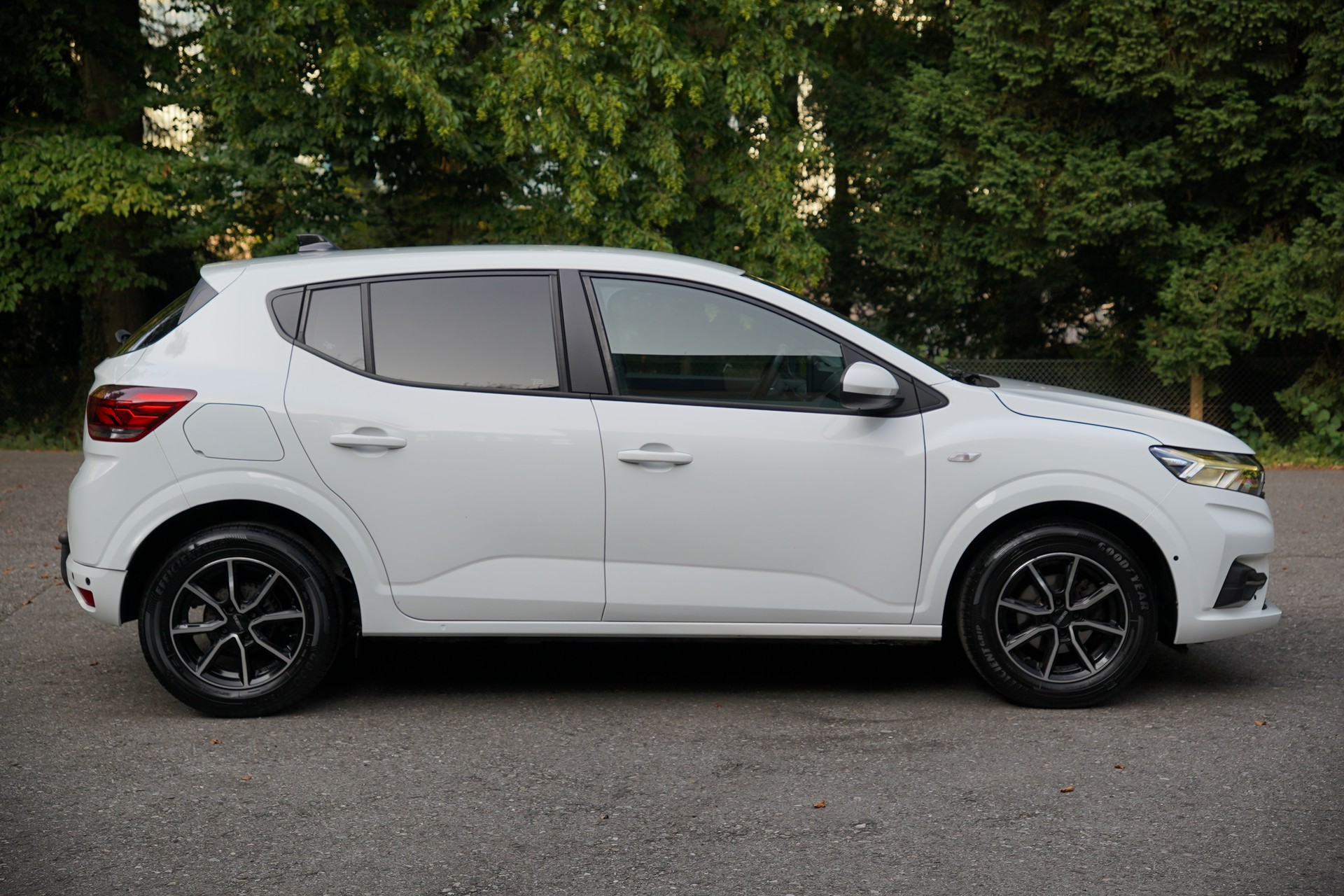 DACIA Sandero TCe 90 Comfort CVT-showroom-element-1