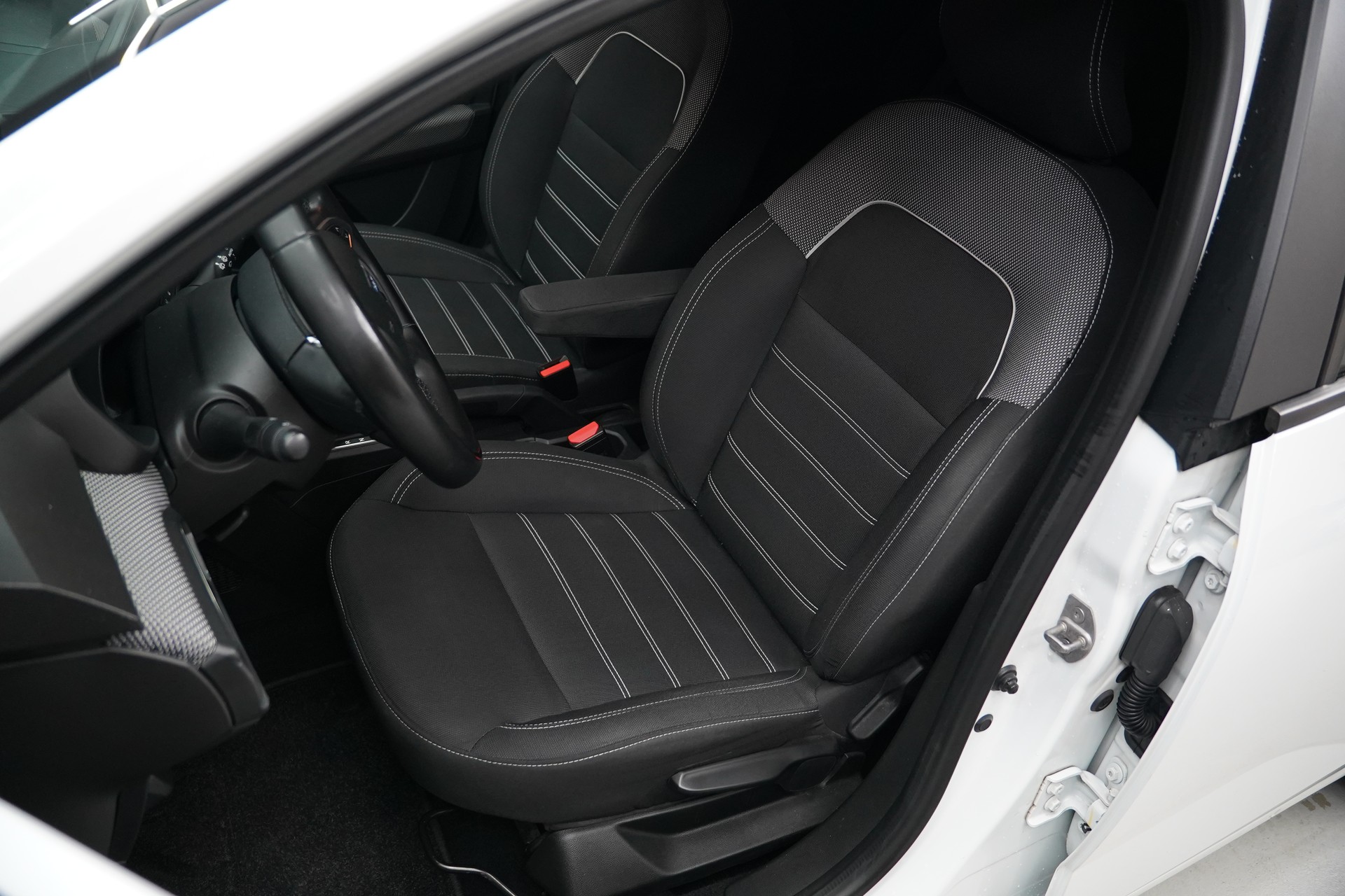 DACIA Sandero TCe 90 Comfort CVT-image-14