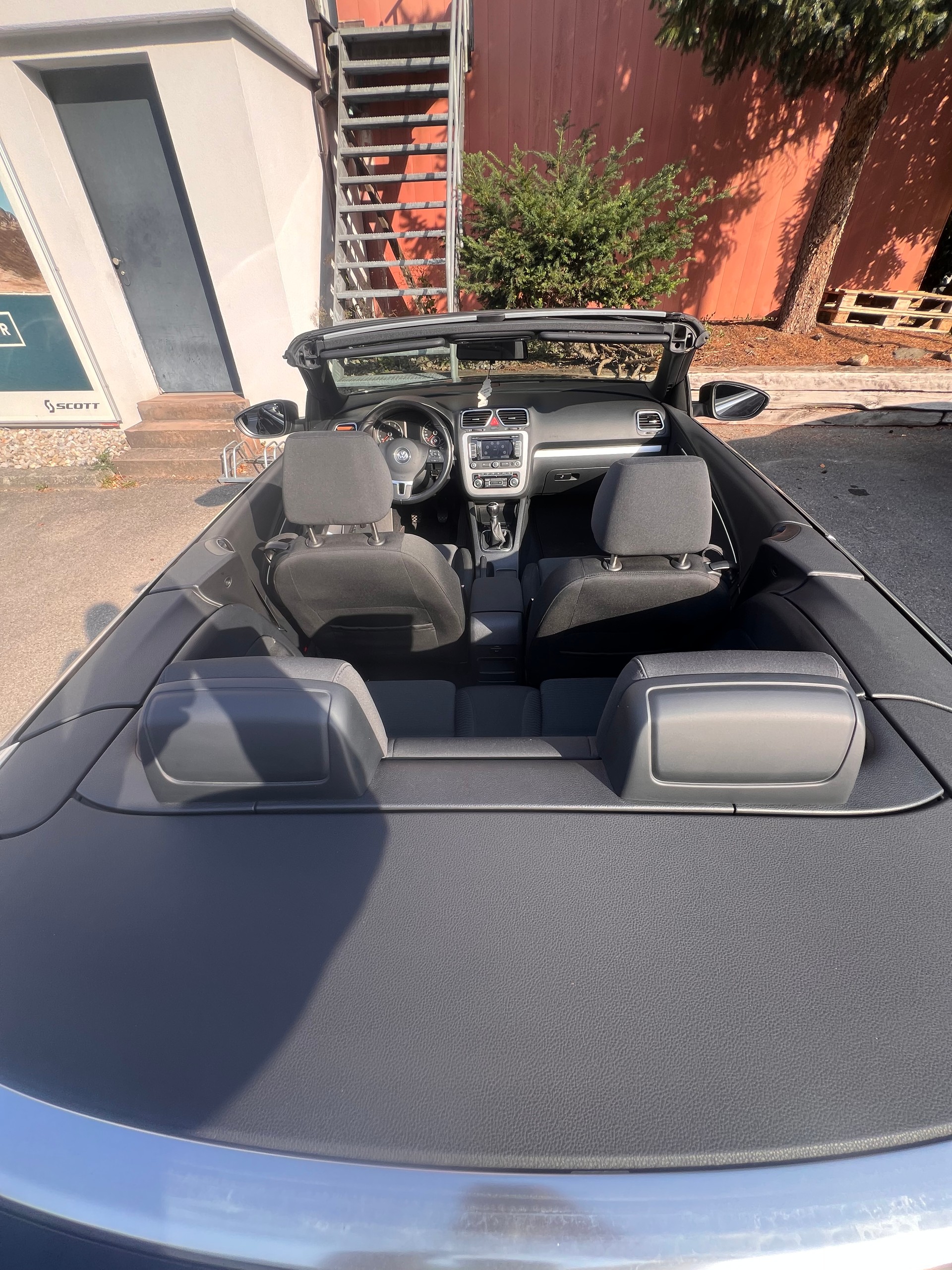 VW Eos 1.4 TSI BlueMotion Technology-showroom-element-2
