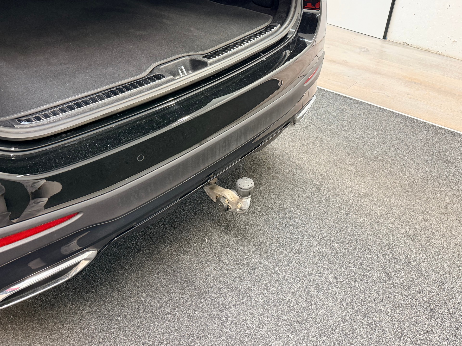 MERCEDES-BENZ GLC 300 d AMG 4Matic 9G-Tronic-image-10