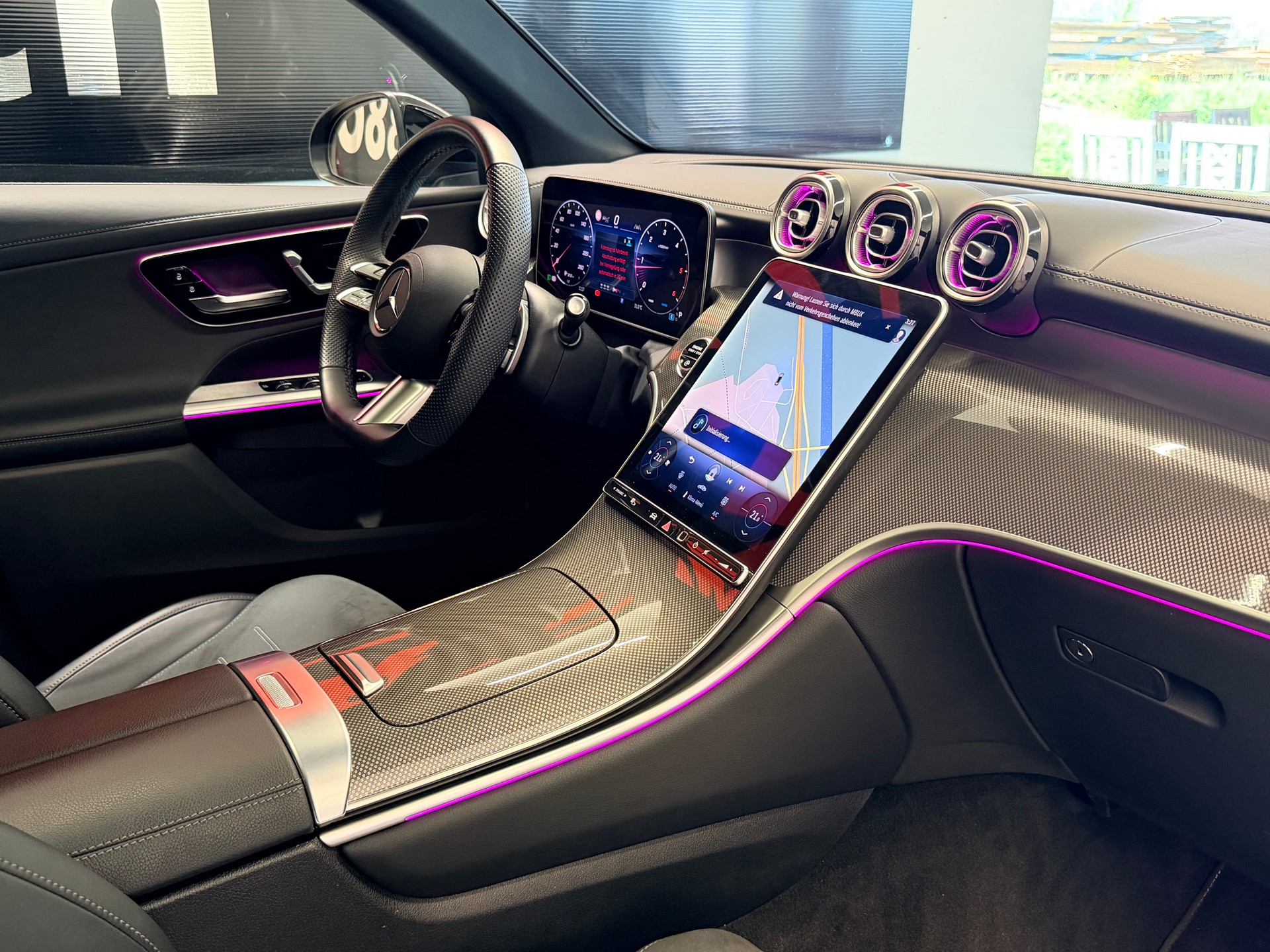 MERCEDES-BENZ GLC 300 d AMG 4Matic 9G-Tronic-image-18