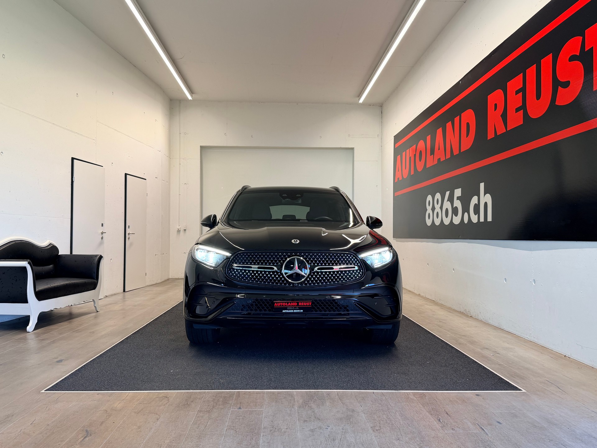 MERCEDES-BENZ GLC 300 d AMG 4Matic 9G-Tronic-showroom-element-1