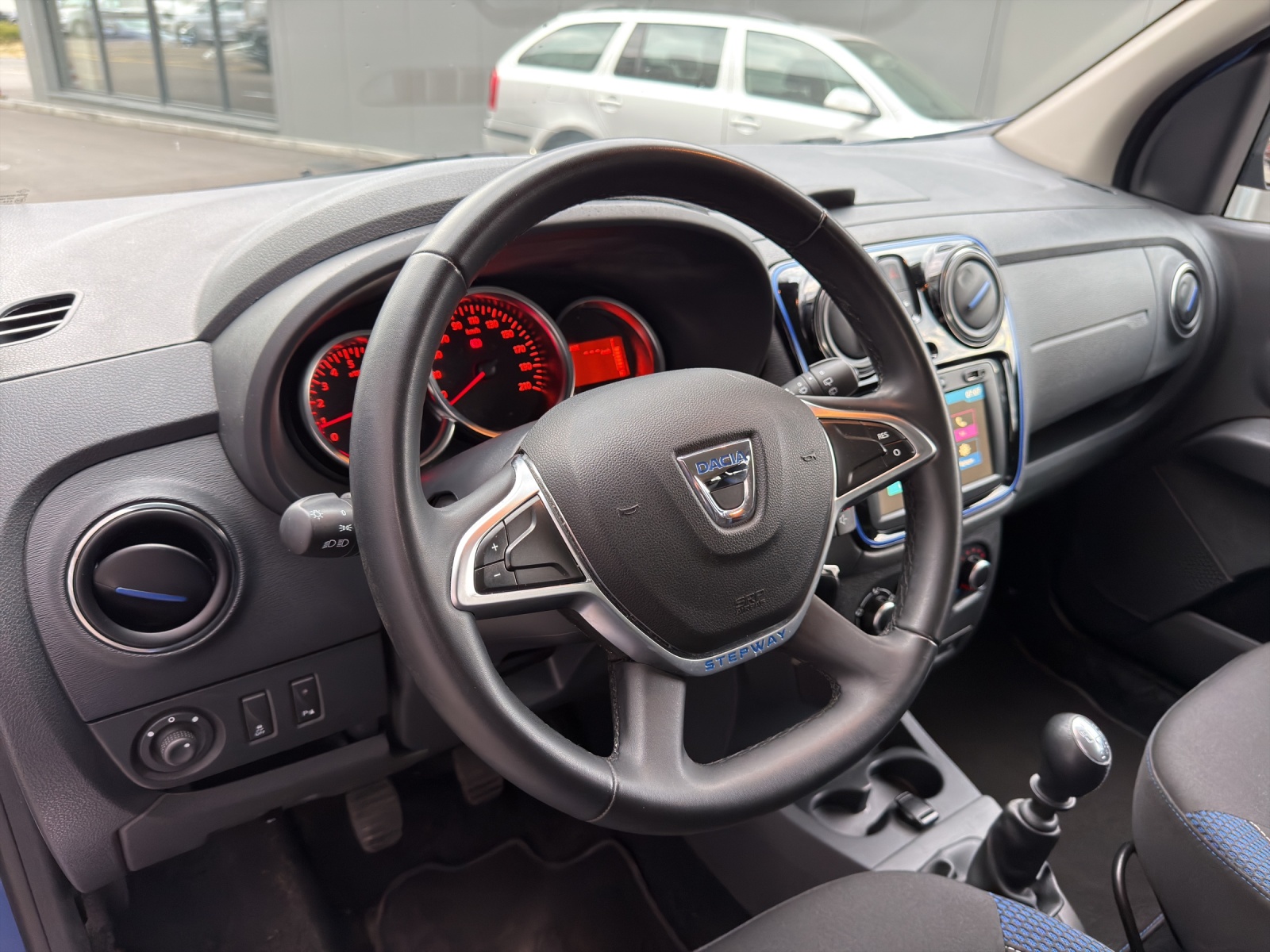 DACIA Lodgy TCE 130 Stepway 7PL-image-23