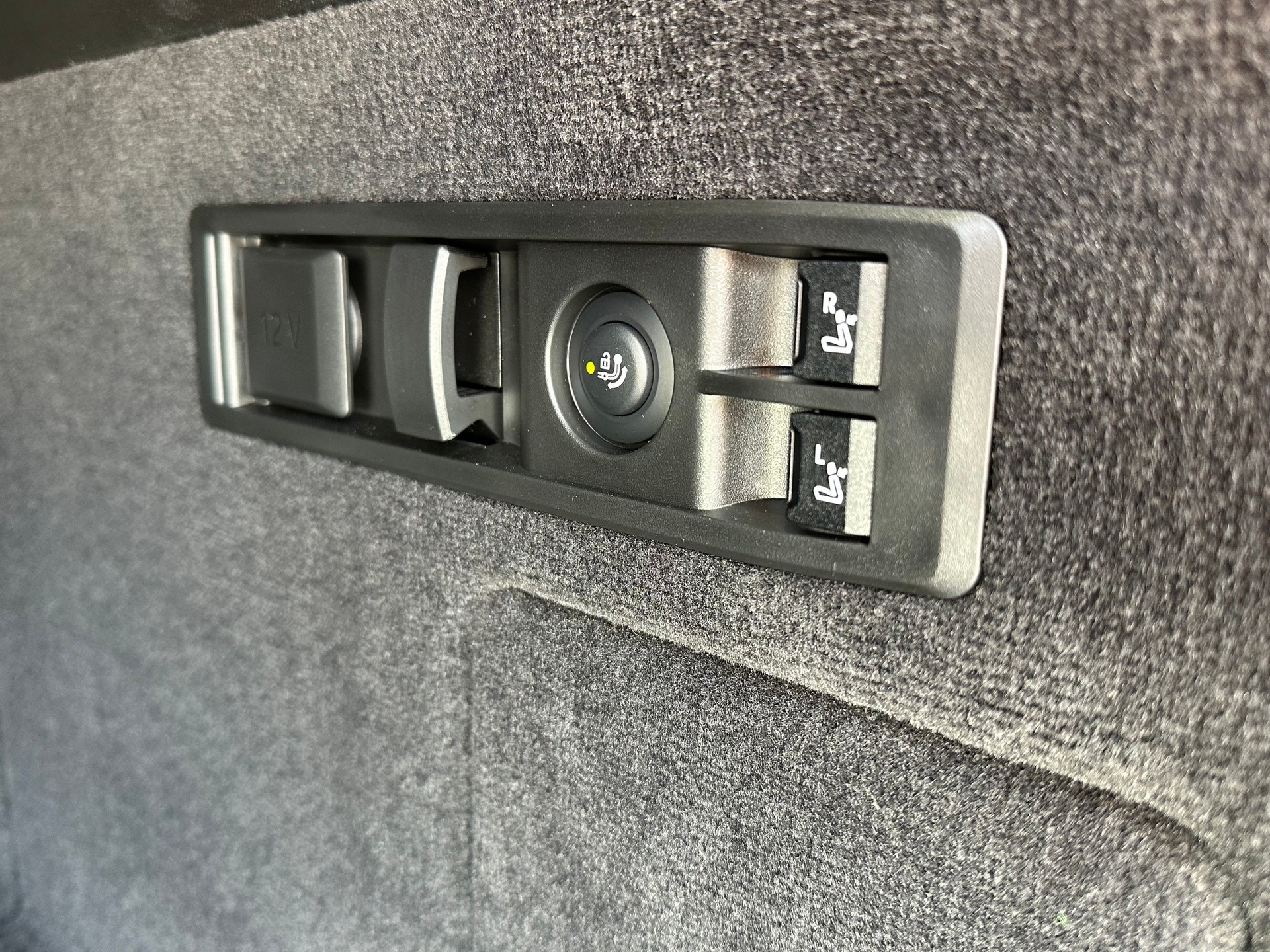 BMW iX xDrive50 Sportpaket, Skylounge, AHK, Softclose usw-image-7