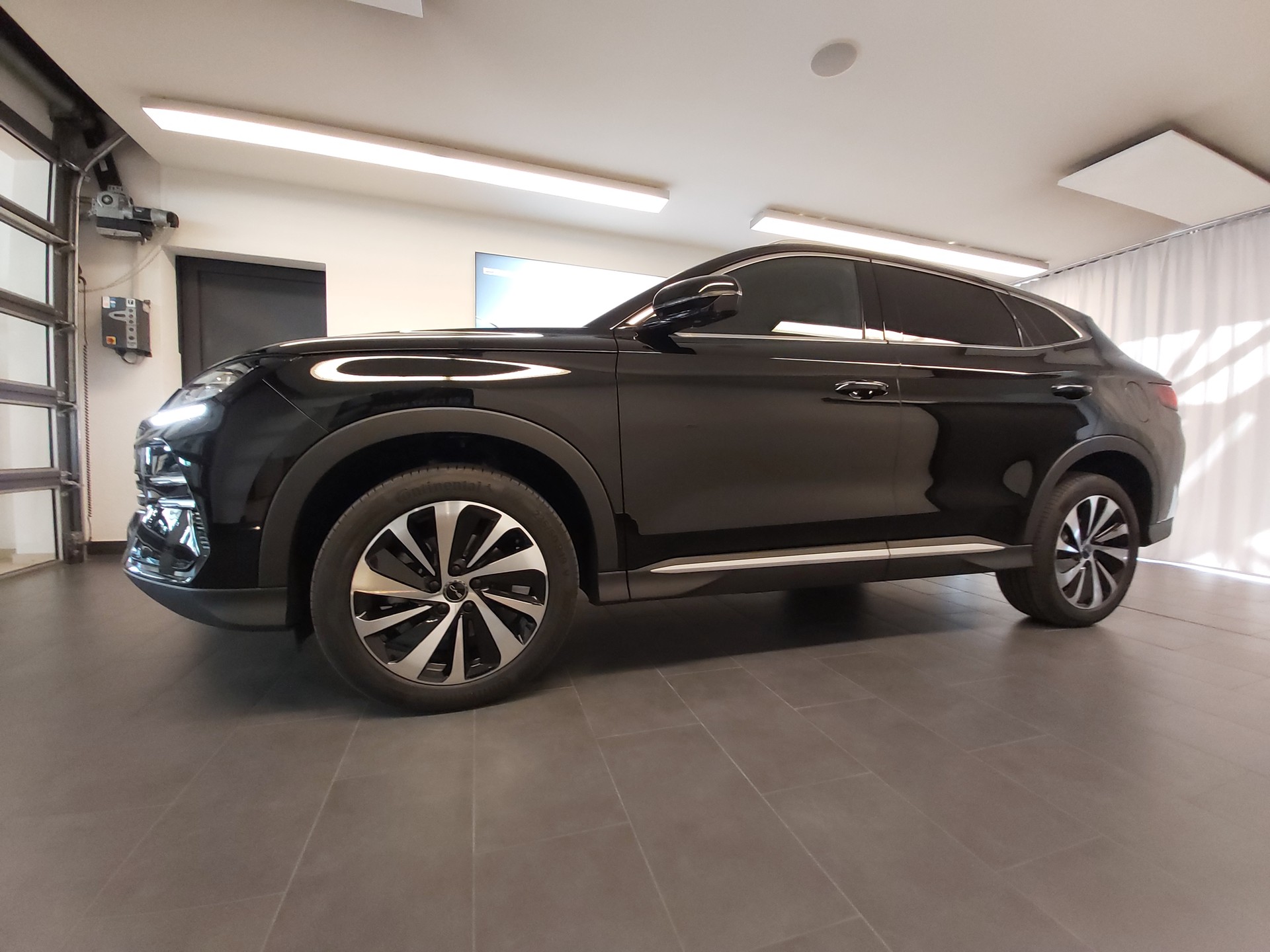 BYD Seal U DM-i Design AWD-showroom-element-3