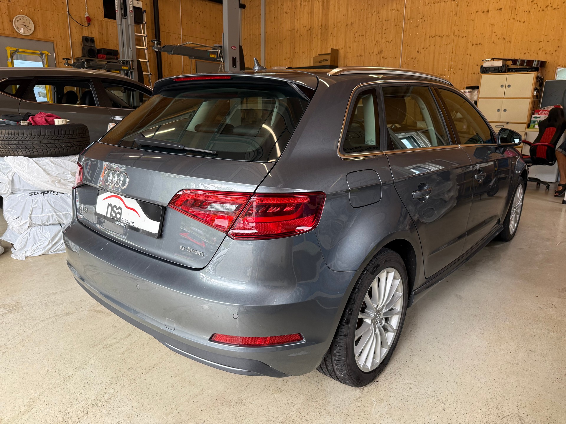 AUDI A3 Sportback 1.4 e-tron Ambition S-tronic-showroom-element-3
