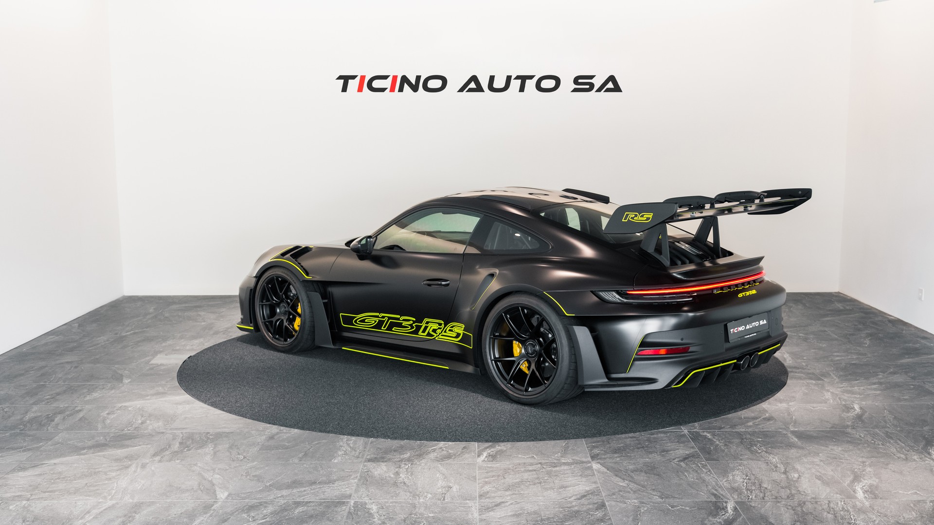 PORSCHE 911 GT3 RS Weissach-showroom-element-2