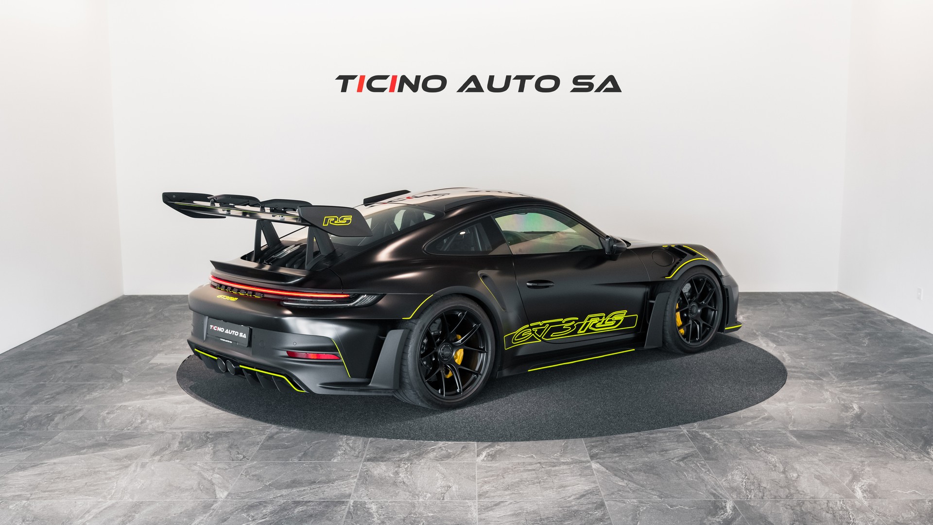 PORSCHE 911 GT3 RS Weissach-showroom-element-1