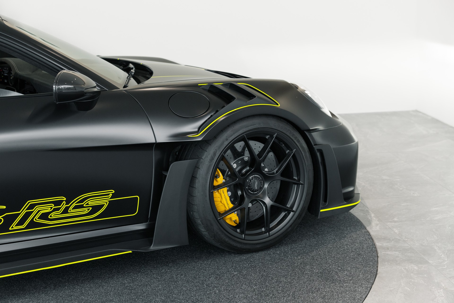 PORSCHE 911 GT3 RS Weissach-image-22