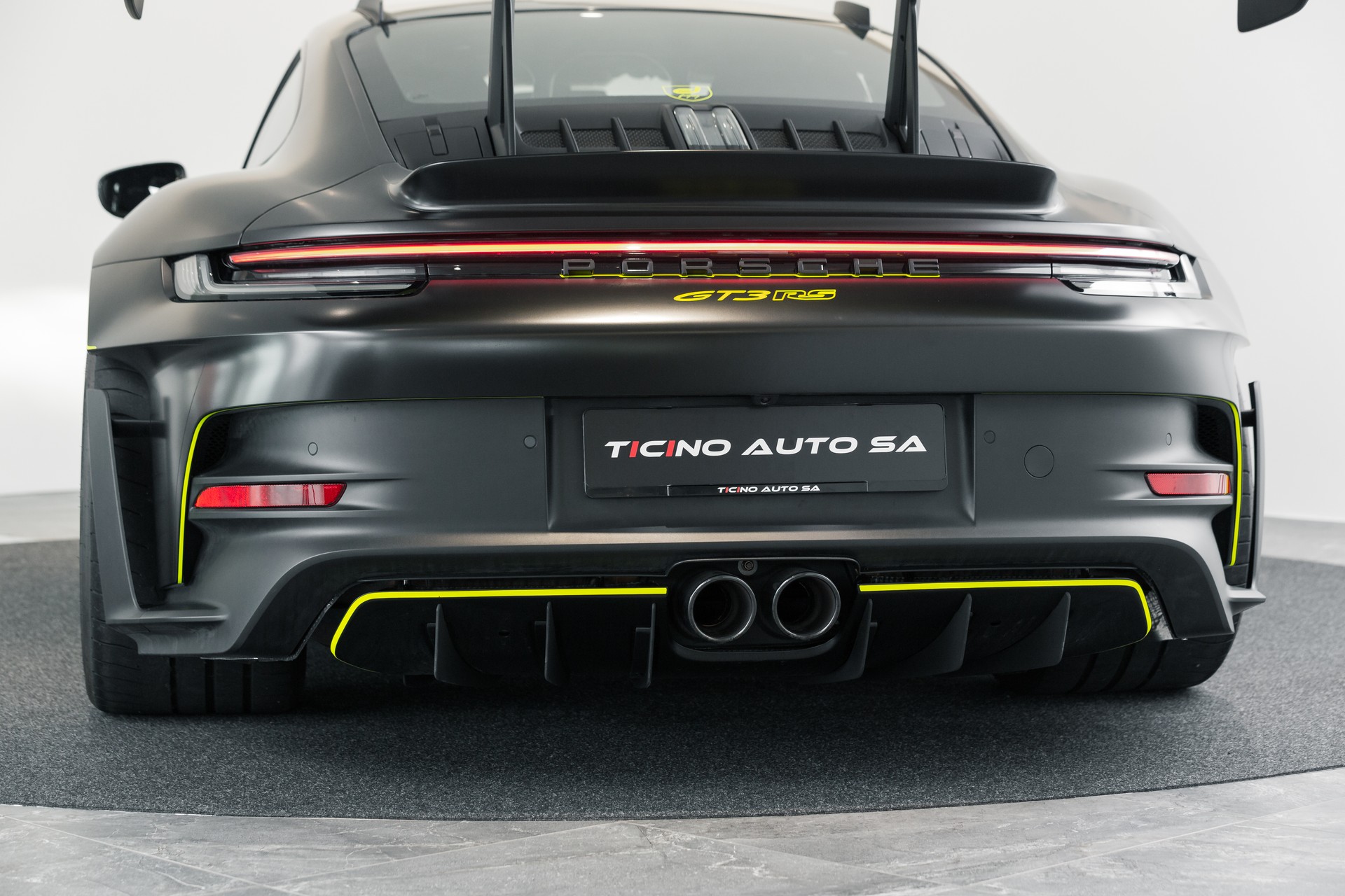 PORSCHE 911 GT3 RS Weissach-image-19