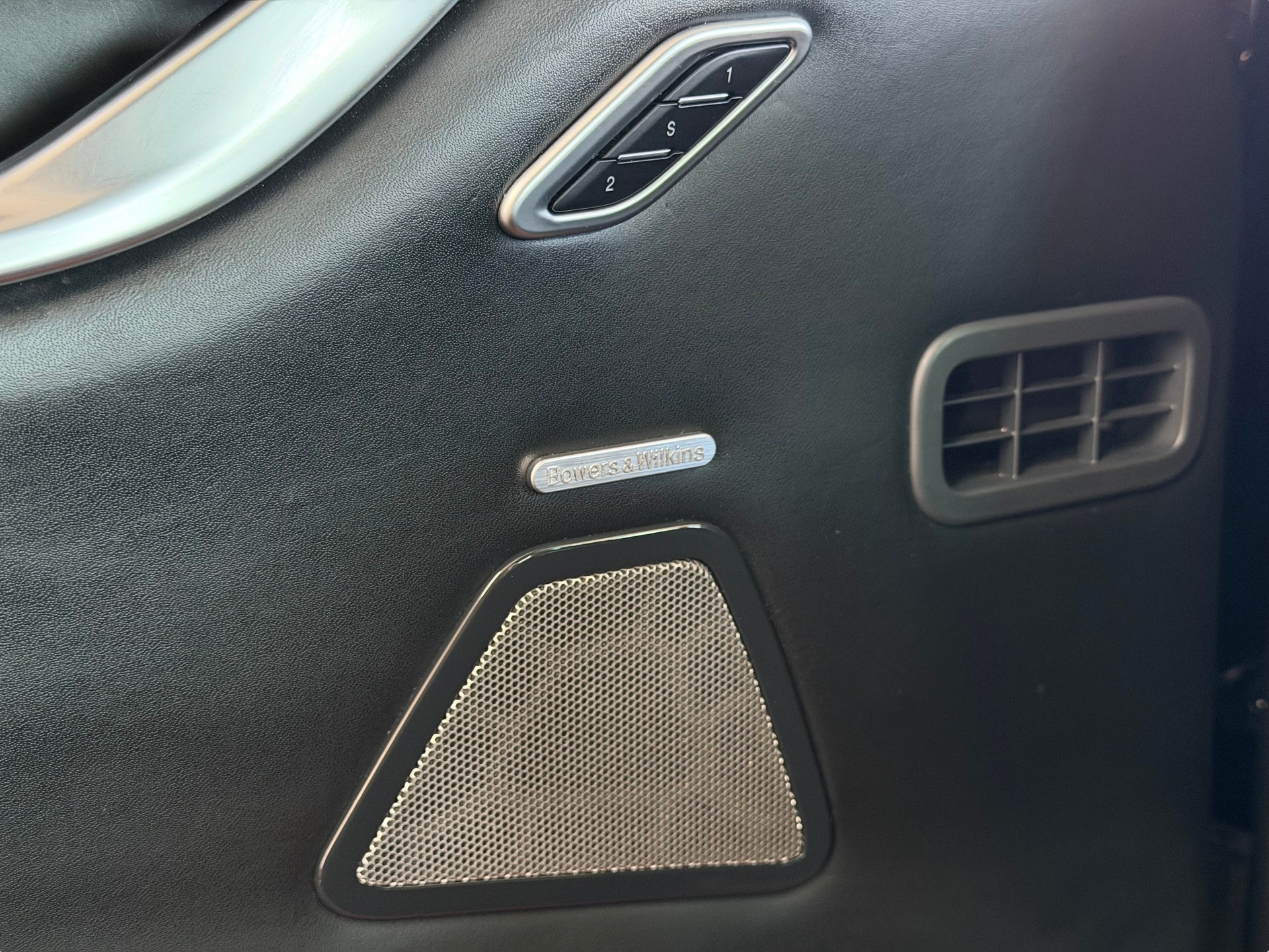 MASERATI Ghibli S Q4 3.0 V6 Automatica | Ab MFK 02.2026 | Schiebedach | Bowers & Wilkins | RF-Kamera-image-16