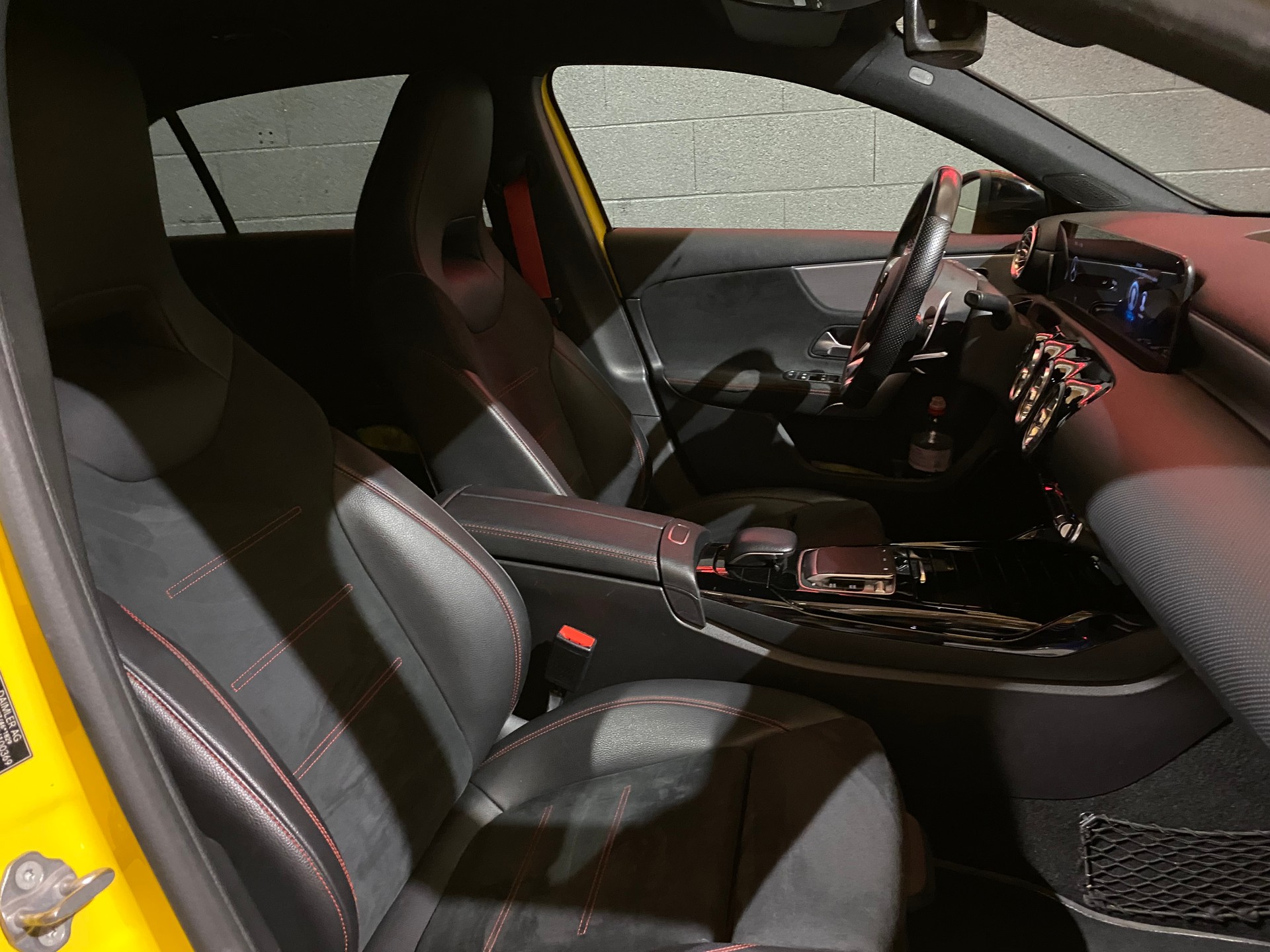 MERCEDES-BENZ A 35 AMG 4Matic Speedshift-image-25