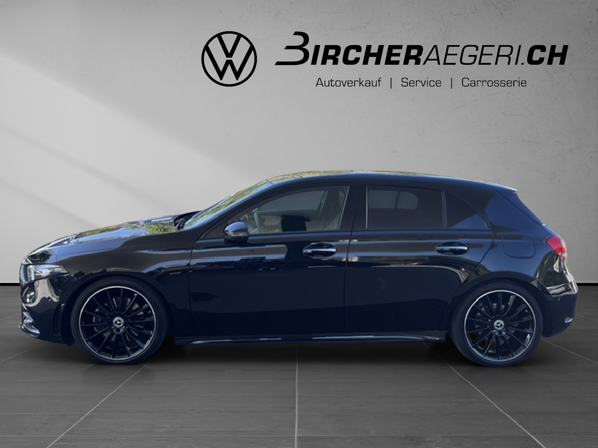 MERCEDES-BENZ A 220 d 4Matic AMG Line-showroom-element-2
