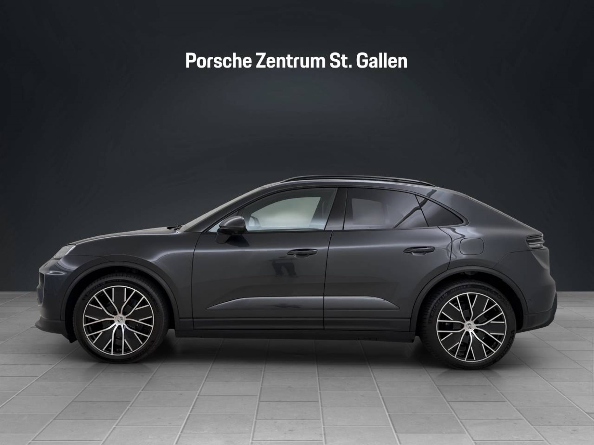 PORSCHE Macan 4-showroom-element-1