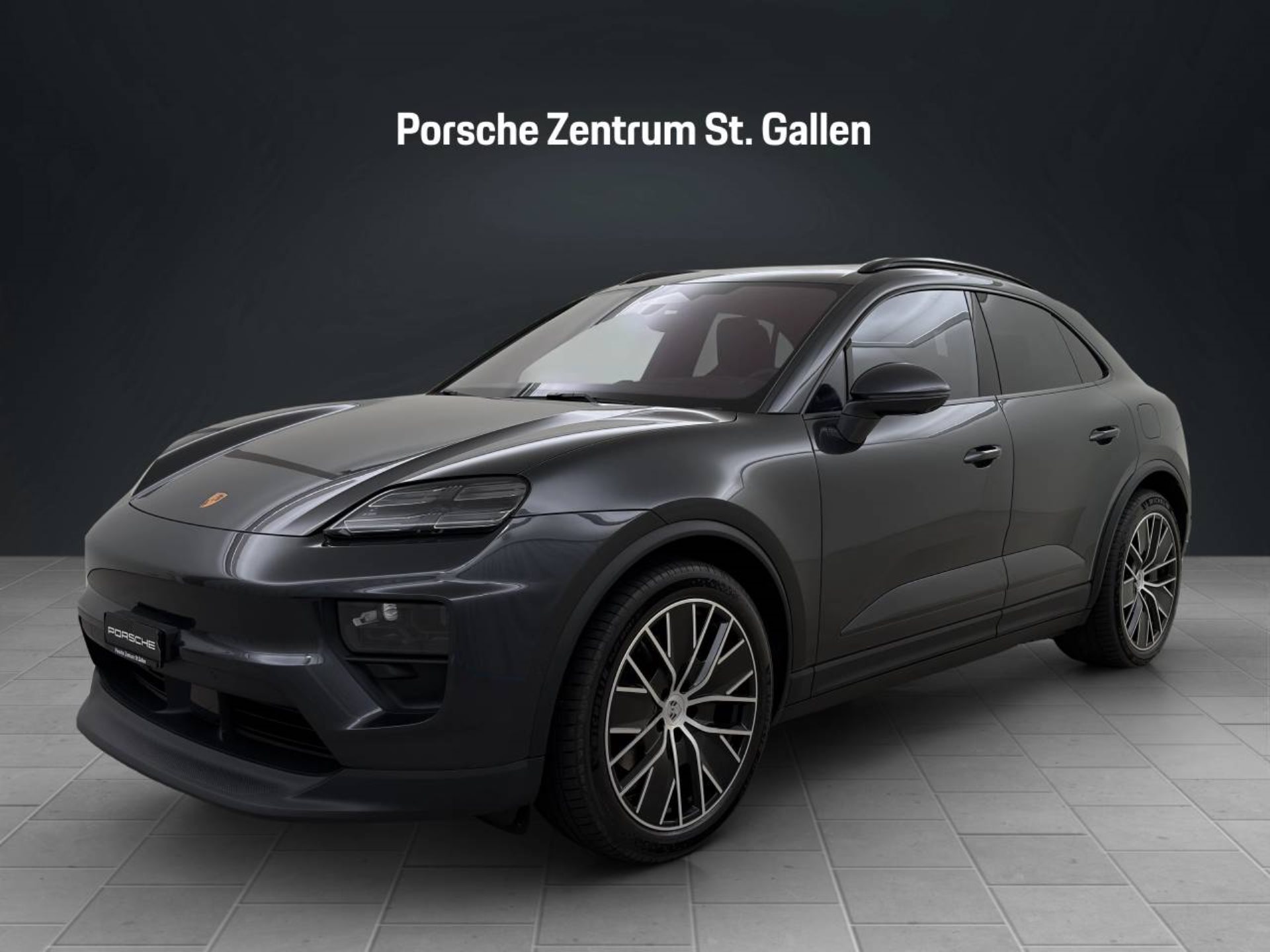 PORSCHE Macan 4
