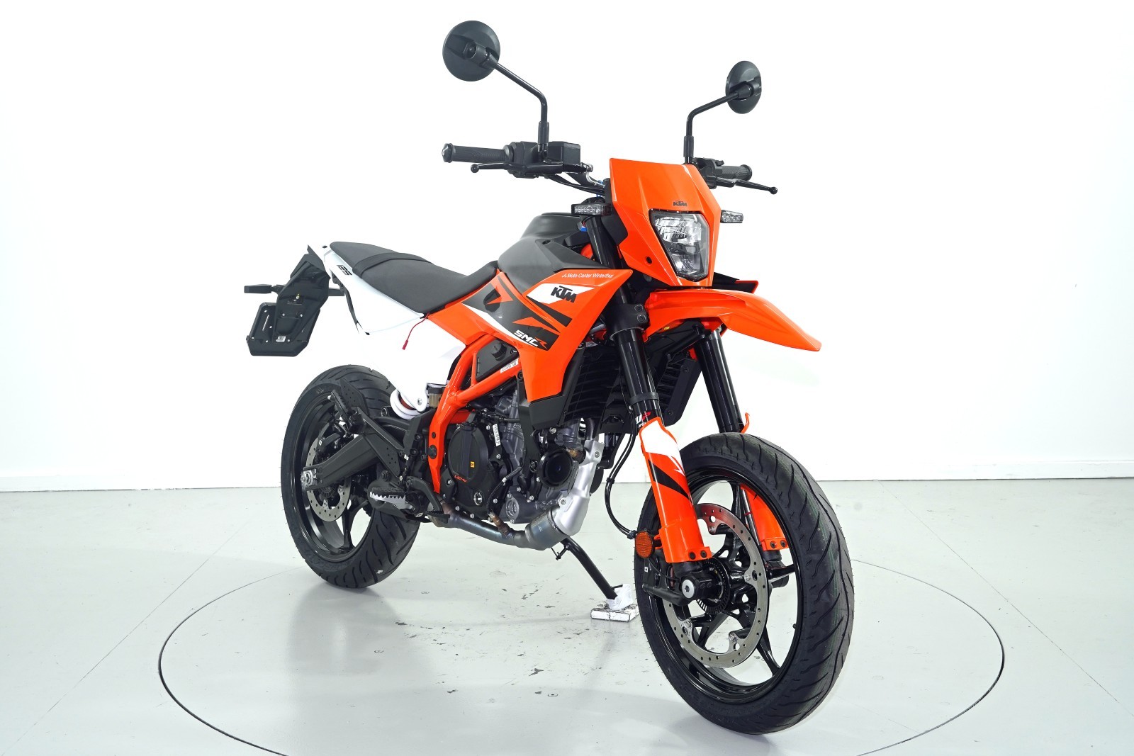KTM 125 SMC R ABS-image-1