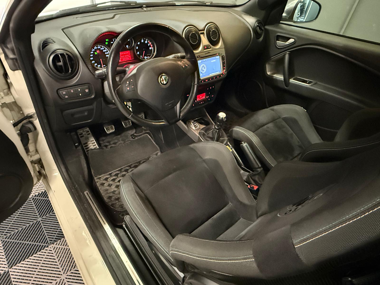 ALFA ROMEO MiTo 1.4 TB Quadrifoglio Verde-showroom-element-1