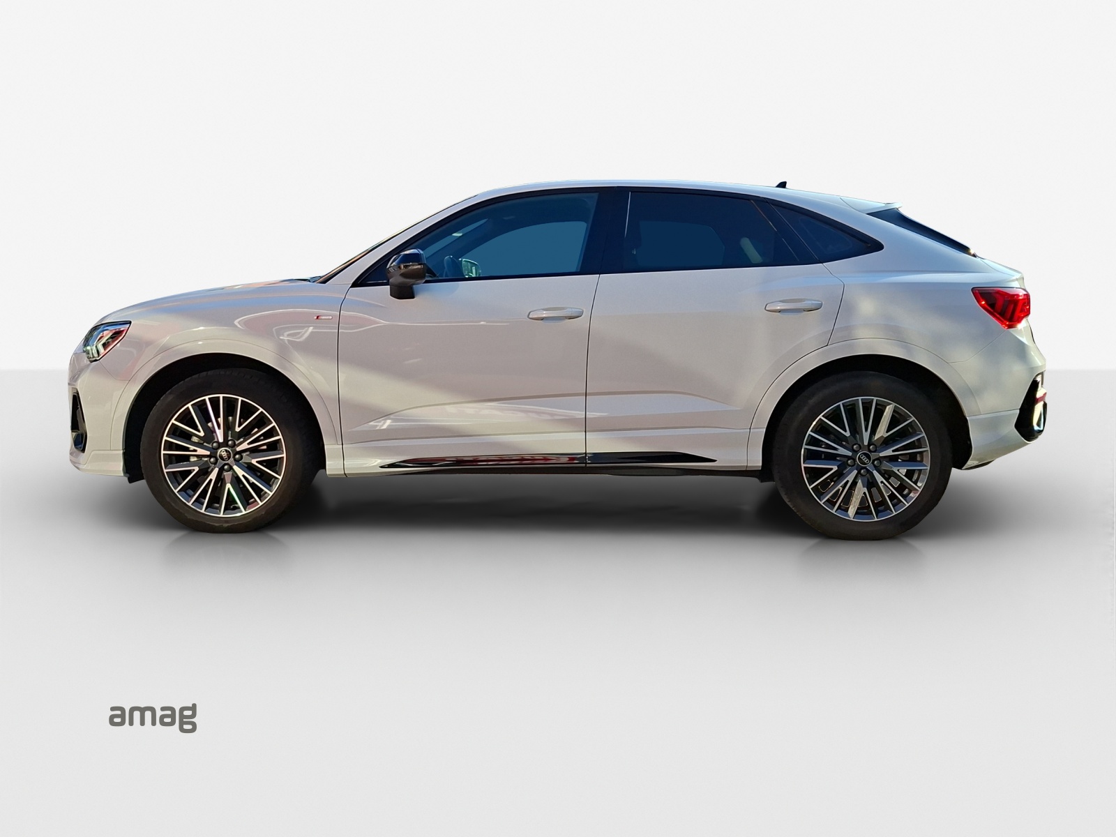 AUDI Q3 Sportback 35 TFSI S line Attraction S-tronic-showroom-element-1