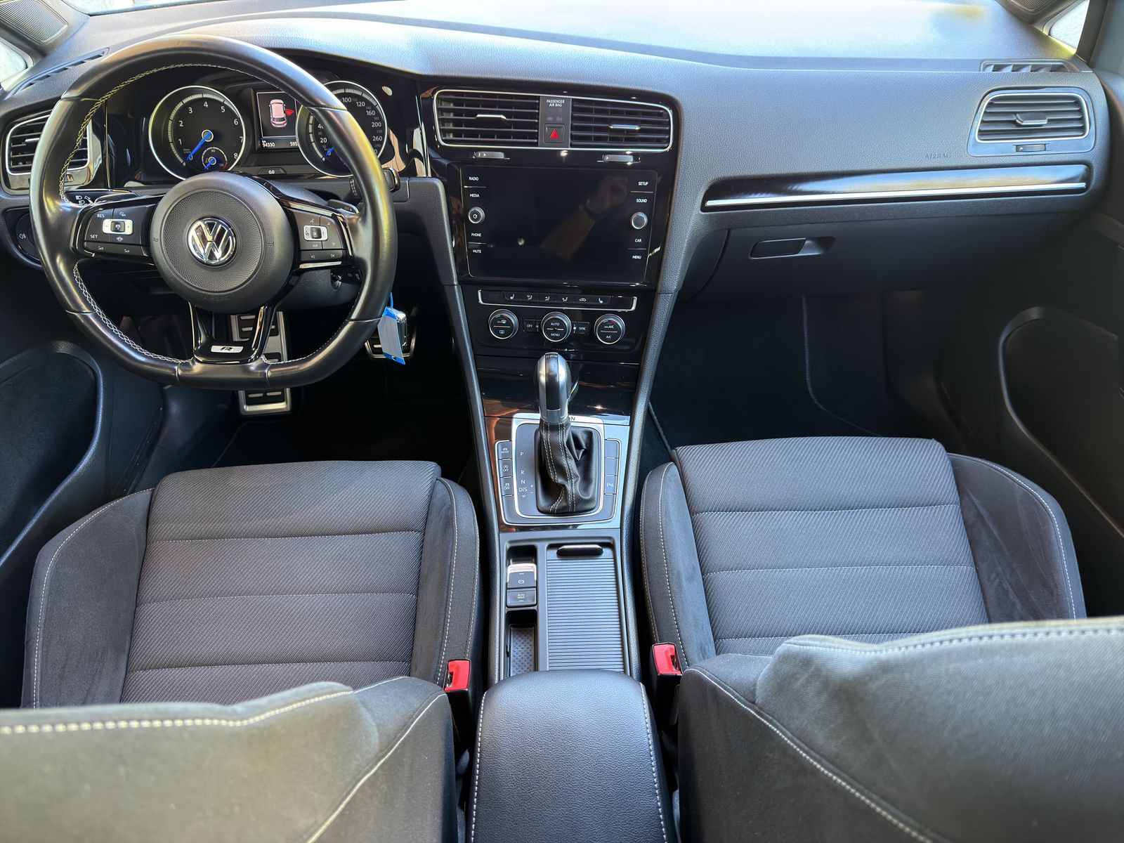 VW Golf 2.0 TSI R 4Motion DSG-image-7