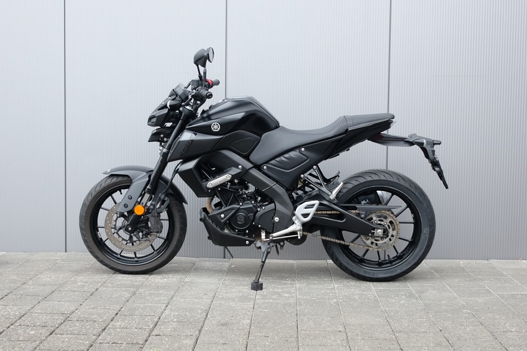YAMAHA MT-125 ABS-showroom-element-2