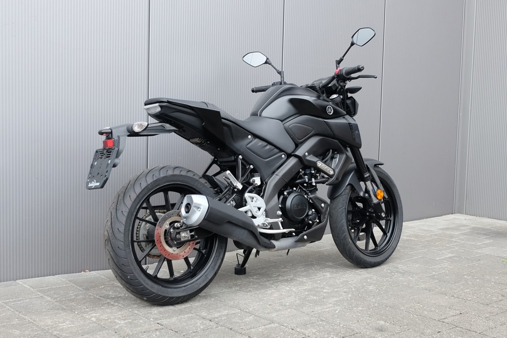 YAMAHA MT-125 ABS-showroom-element-1