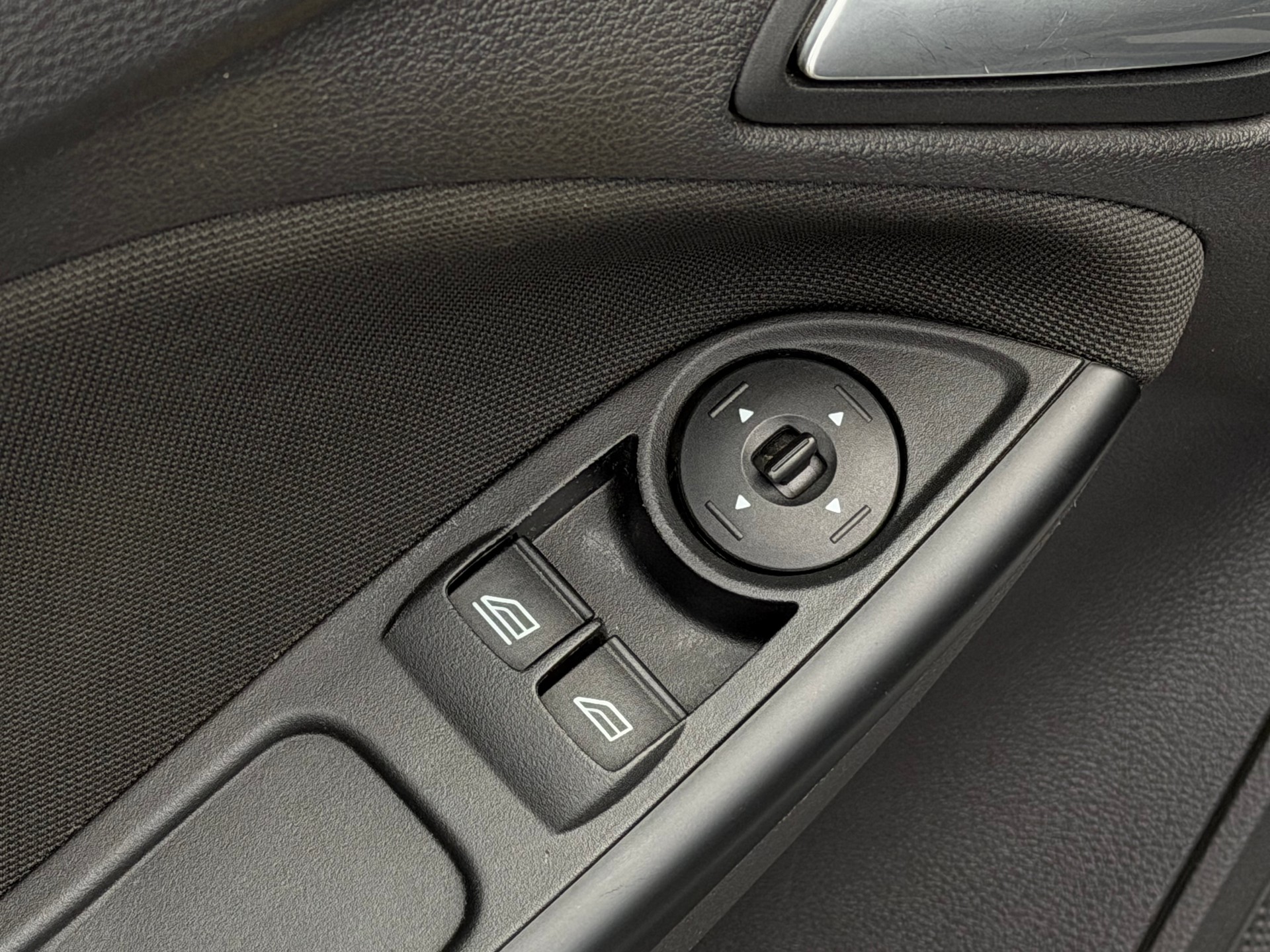 FORD Focus 2.0 TDCi Titanium PowerShift-image-17
