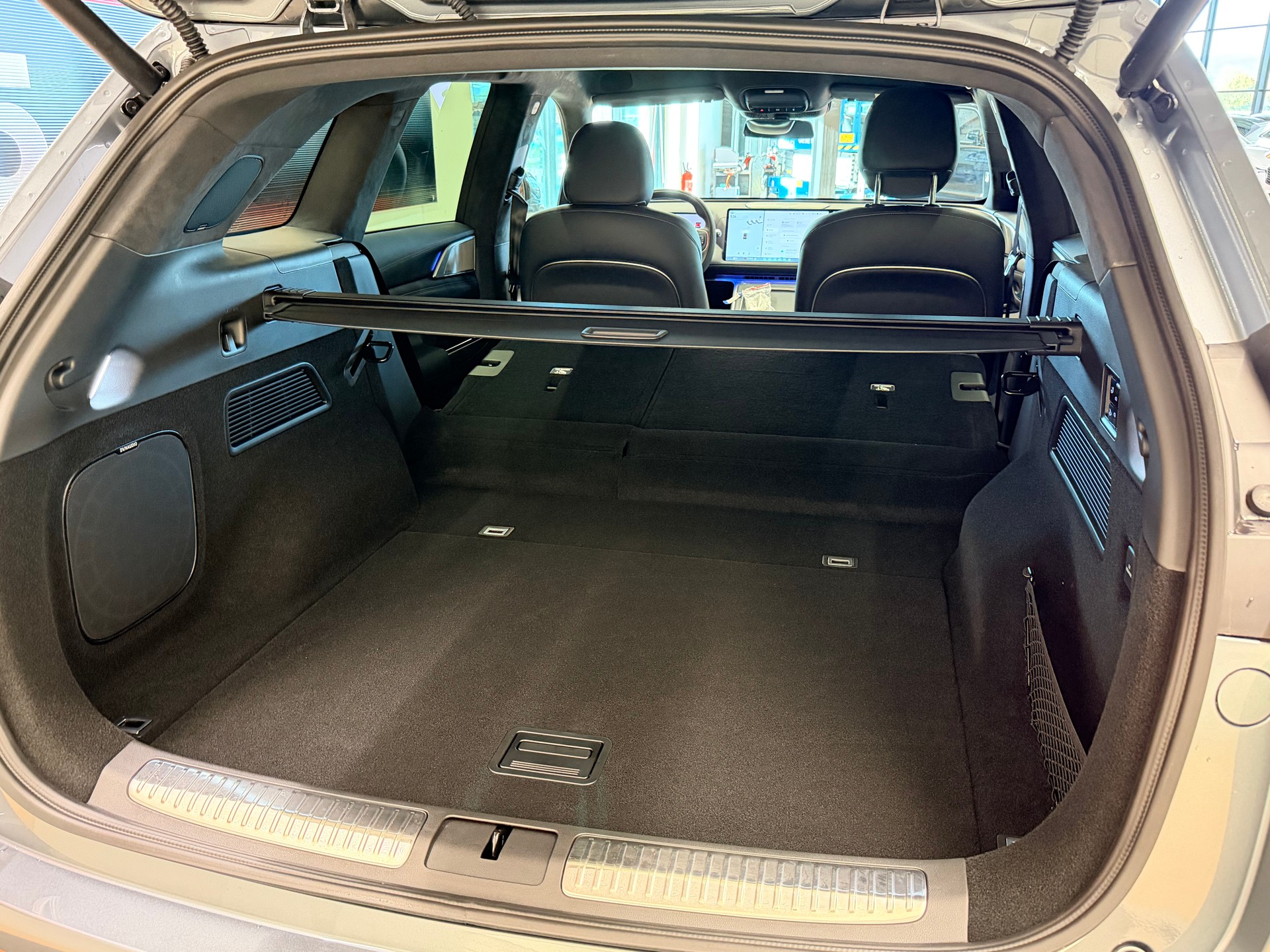 XPENG G9 93kWh Performance AWD-image-11