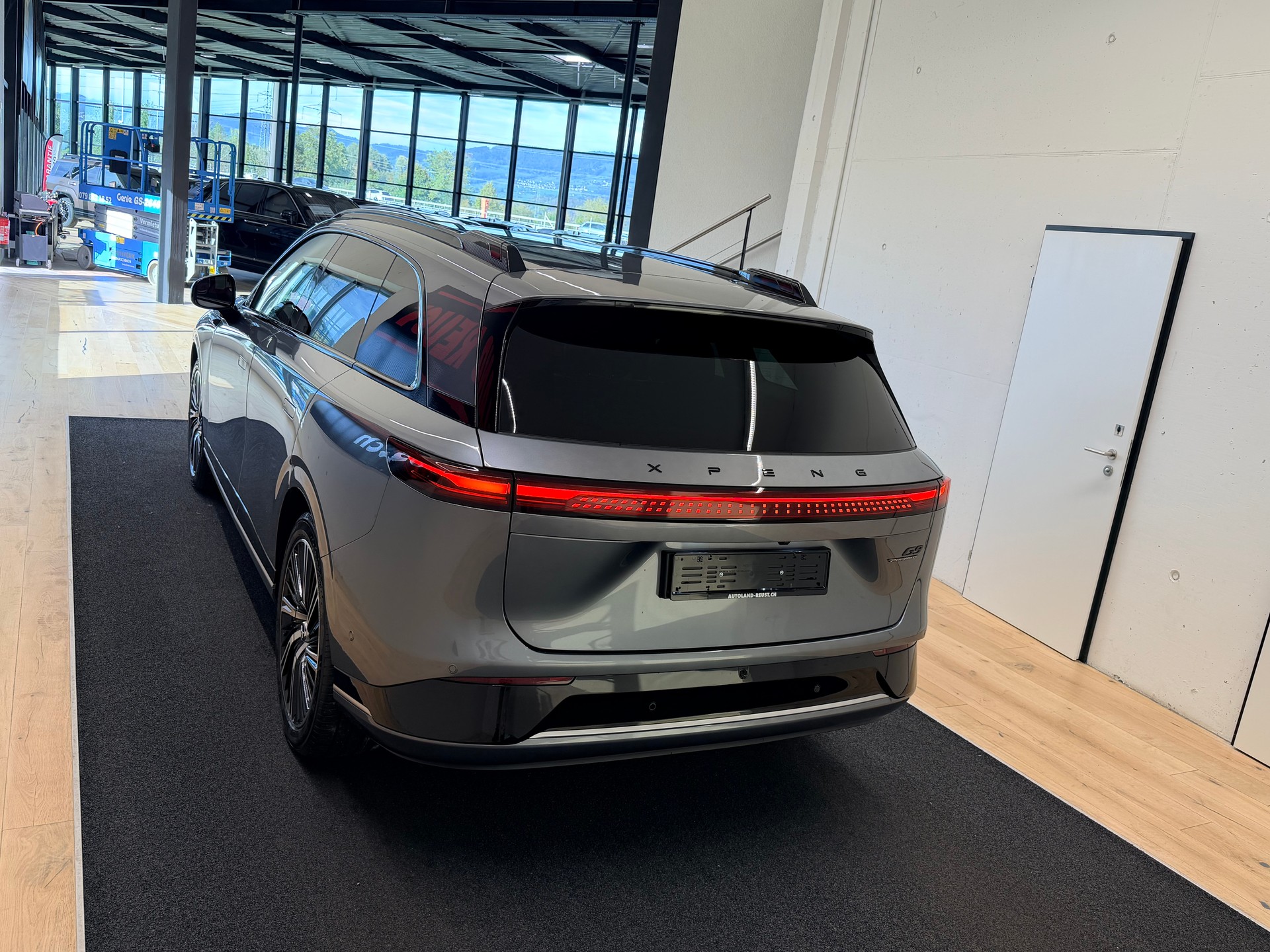 XPENG G9 93kWh Performance AWD-image-9