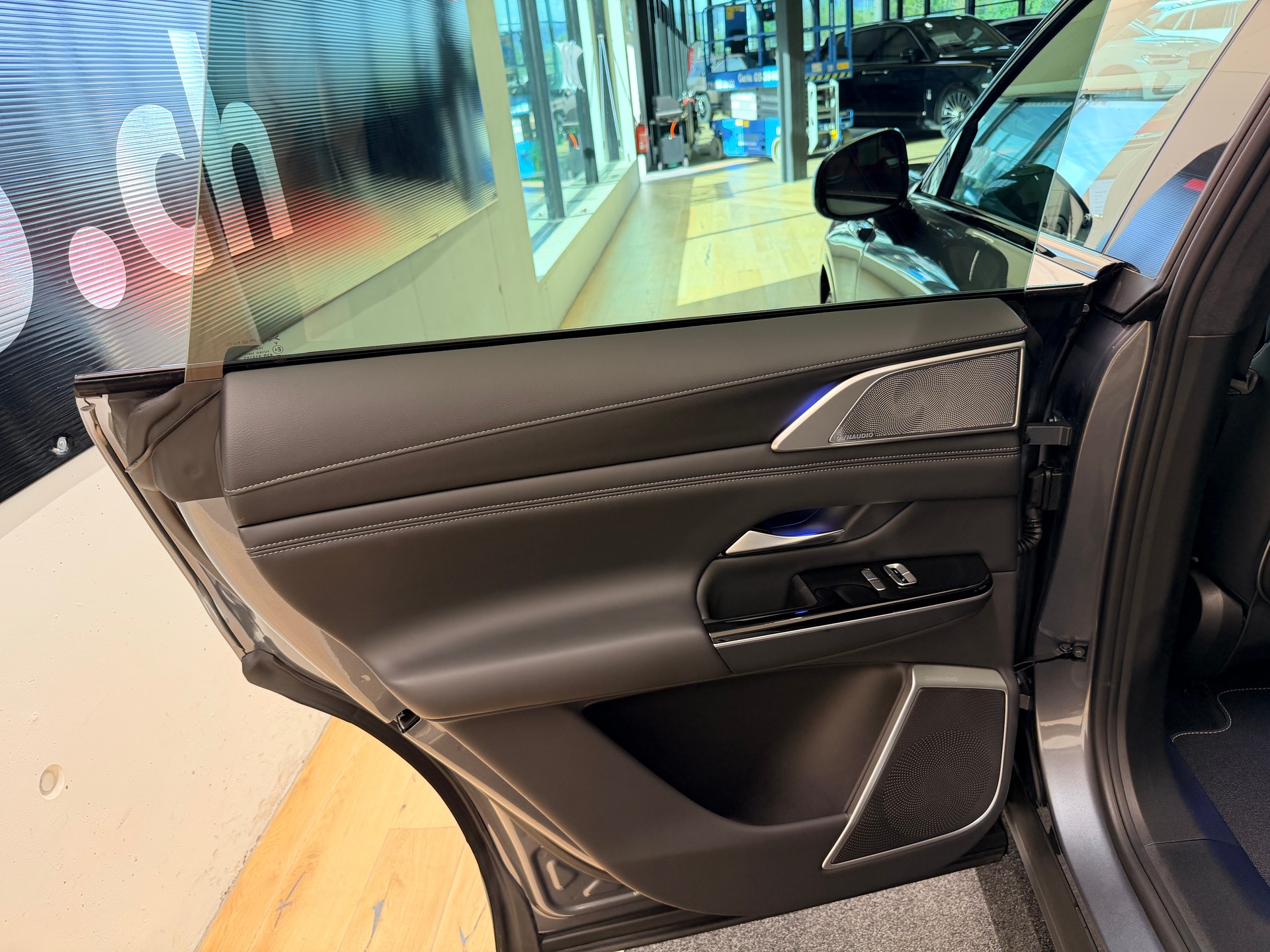 XPENG G9 93kWh Performance AWD-image-16