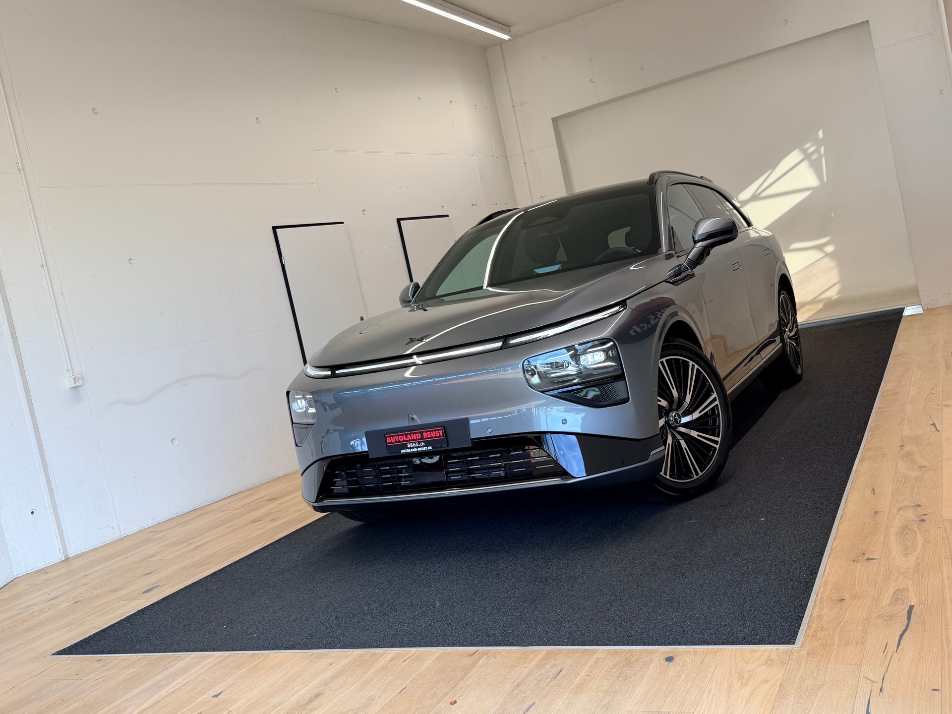XPENG G9 93kWh Performance AWD-image-4