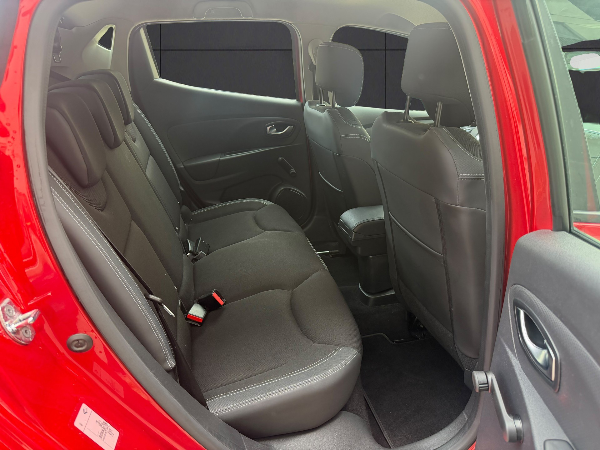 RENAULT Clio 1.5 dCi Zen-image-13