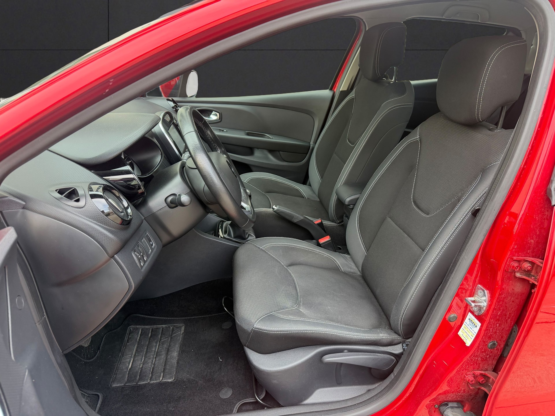 RENAULT Clio 1.5 dCi Zen-image-9