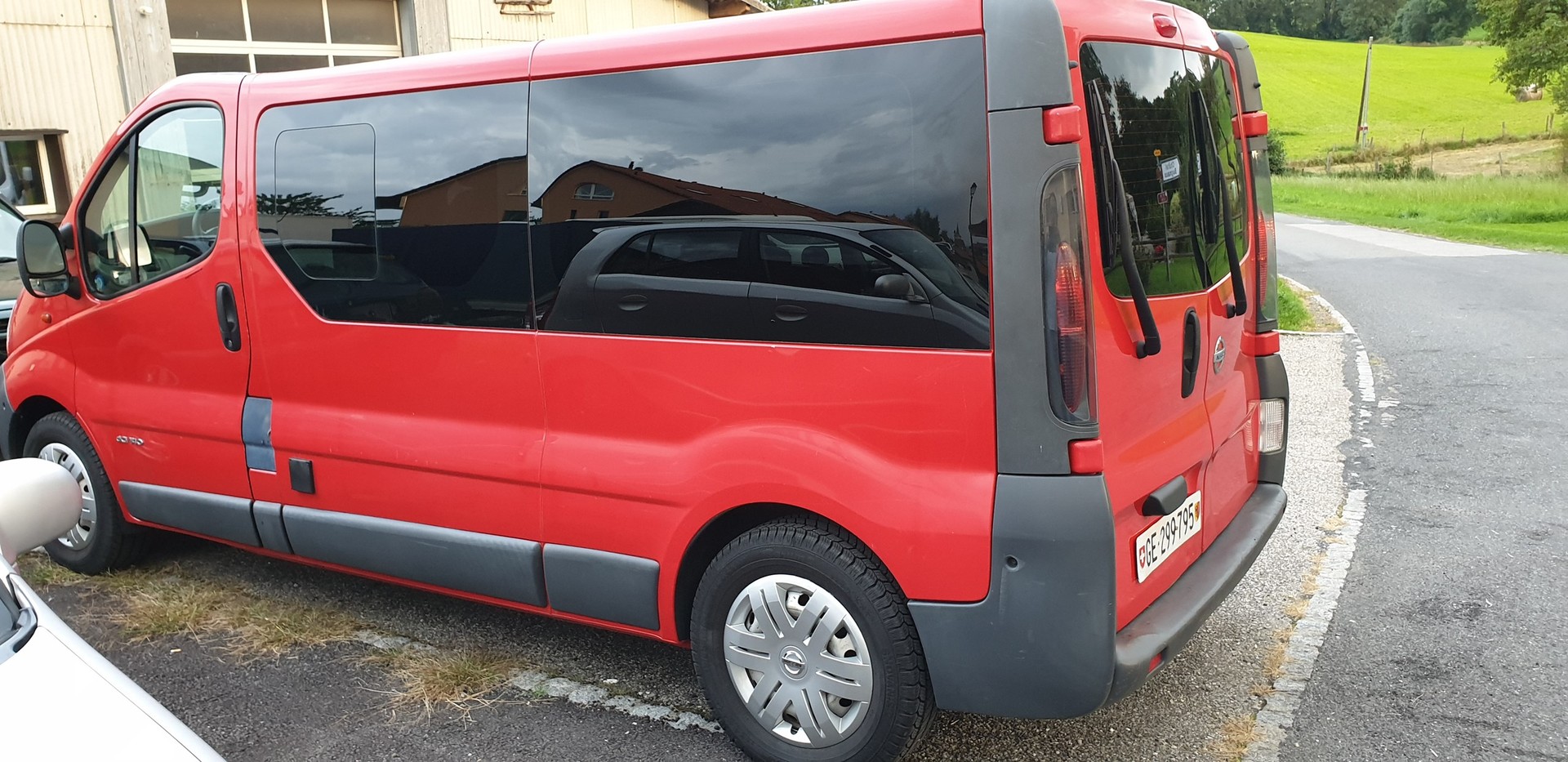 NISSAN Primastar 2.5 dCi 2.9t-image-1