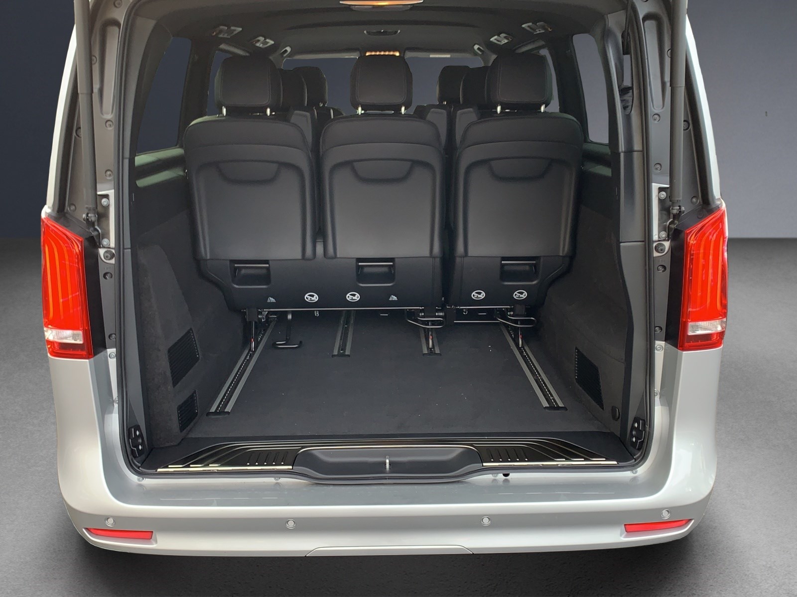 MERCEDES-BENZ EQV 300 extralang-image-11