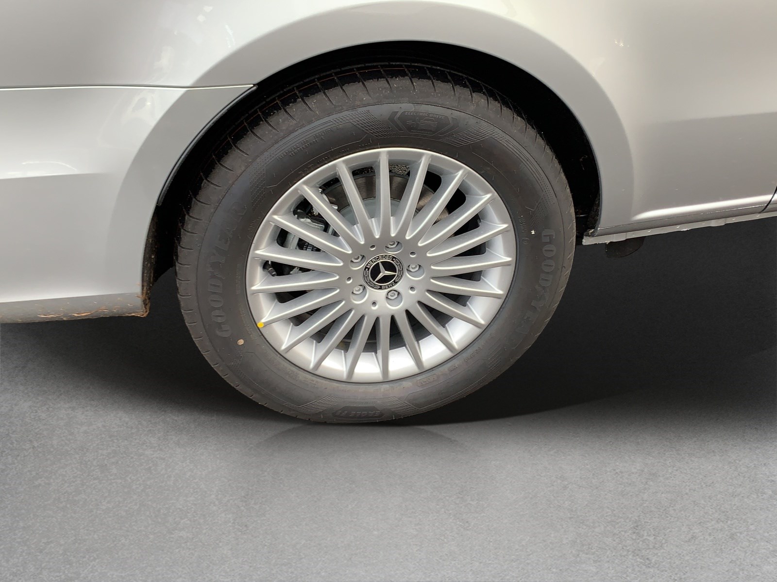 MERCEDES-BENZ EQV 300 extralang-image-12
