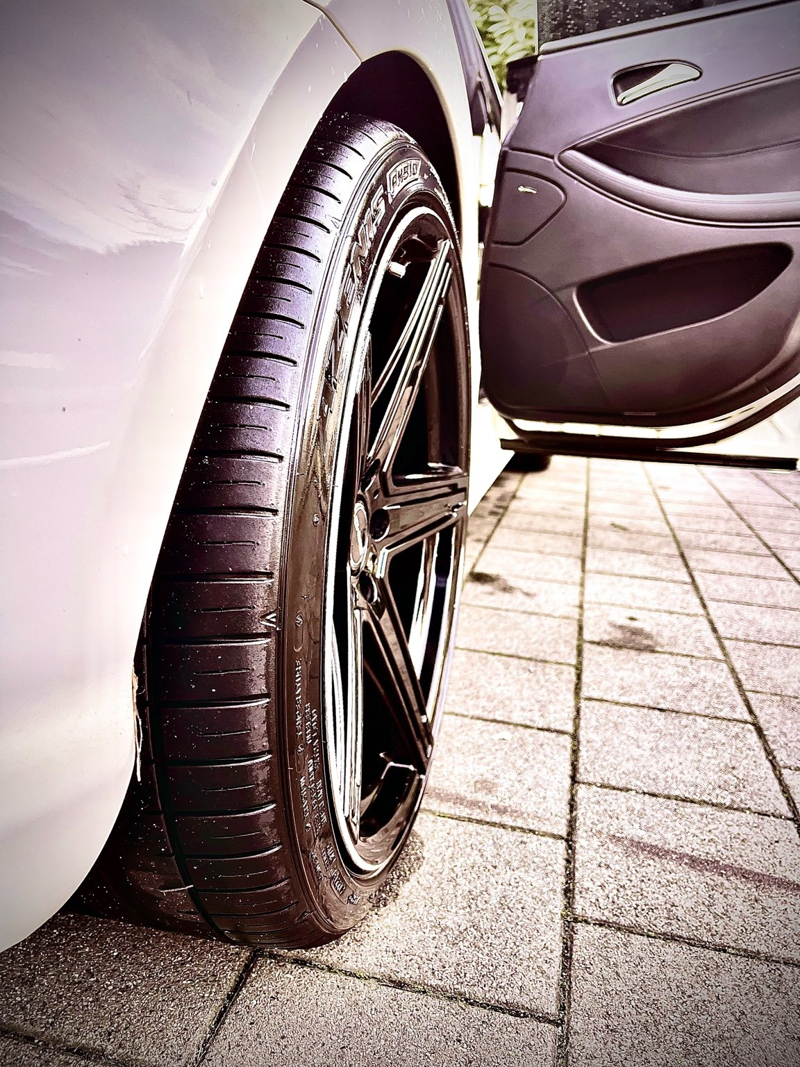 MERCEDES-BENZ CLS 63 AMG 7G-Tronic-image-4
