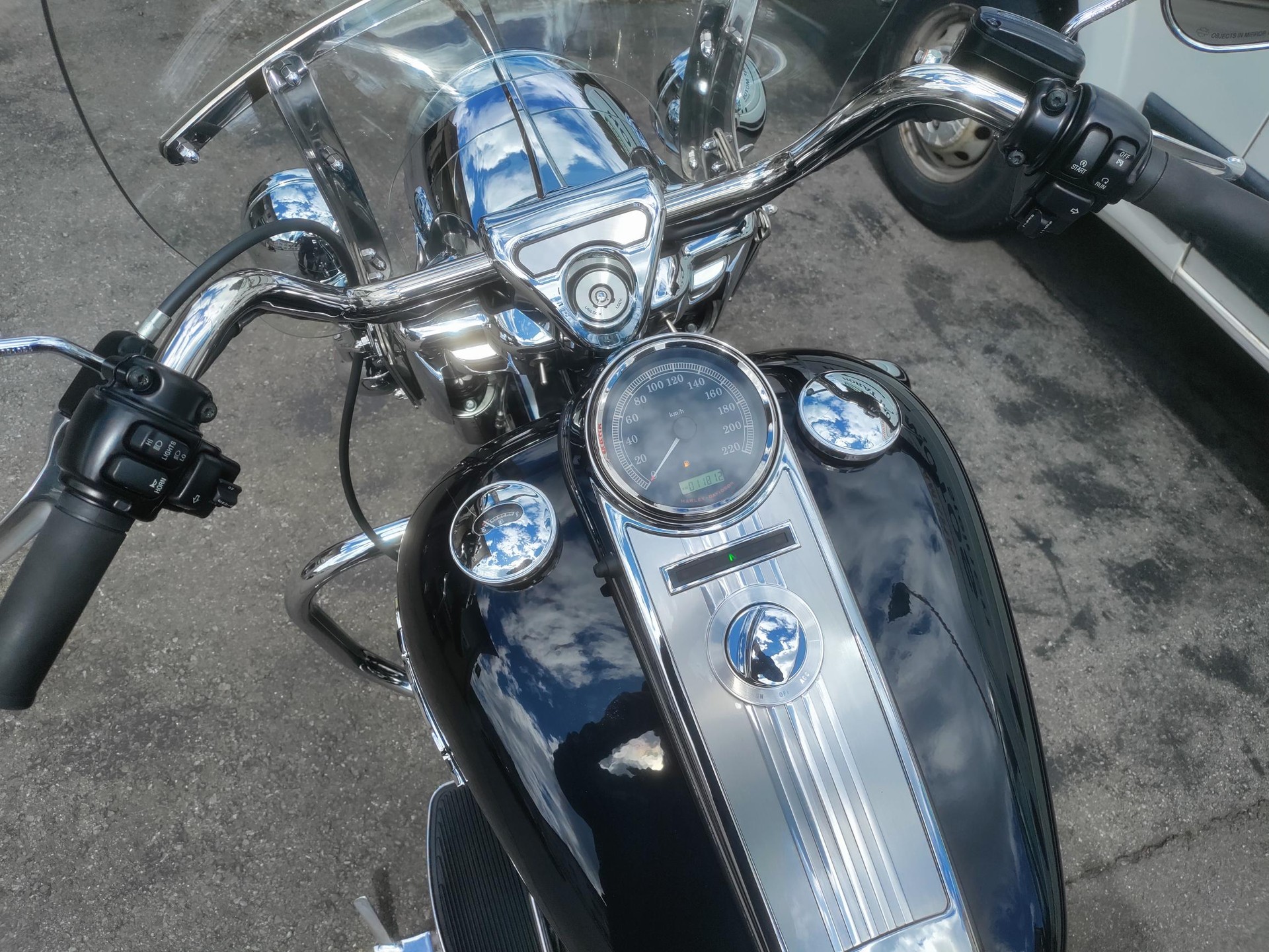 HARLEY-DAVIDSON FLHRC Road King Classic 103 ABS-image-4