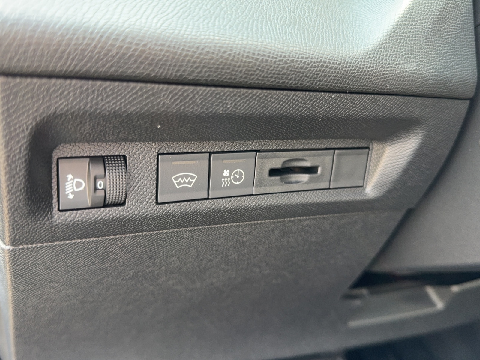 PEUGEOT 308 NEW e Allure 54kWh-image-10