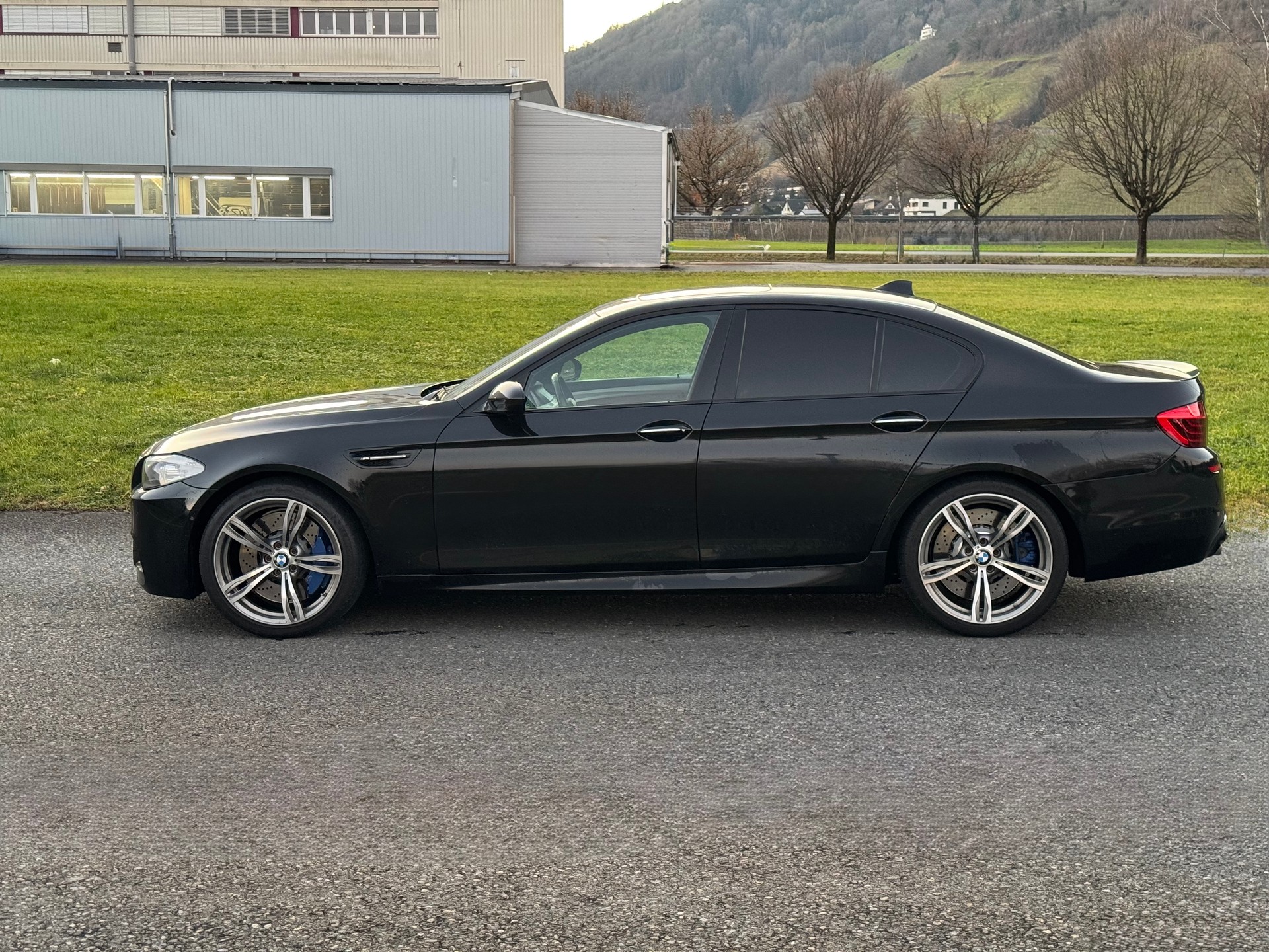 BMW M5 mit M-Driver`s package-image-3