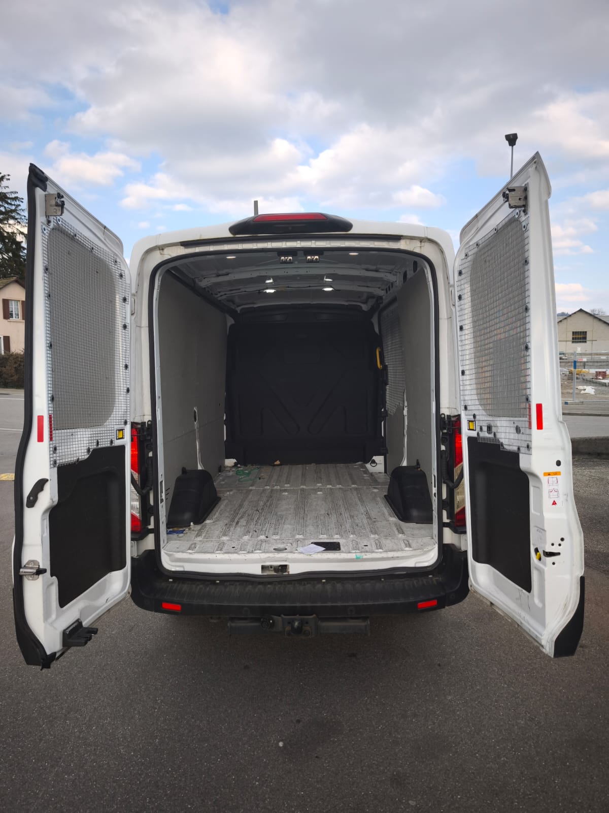 FORD 350L 4x4-image-6