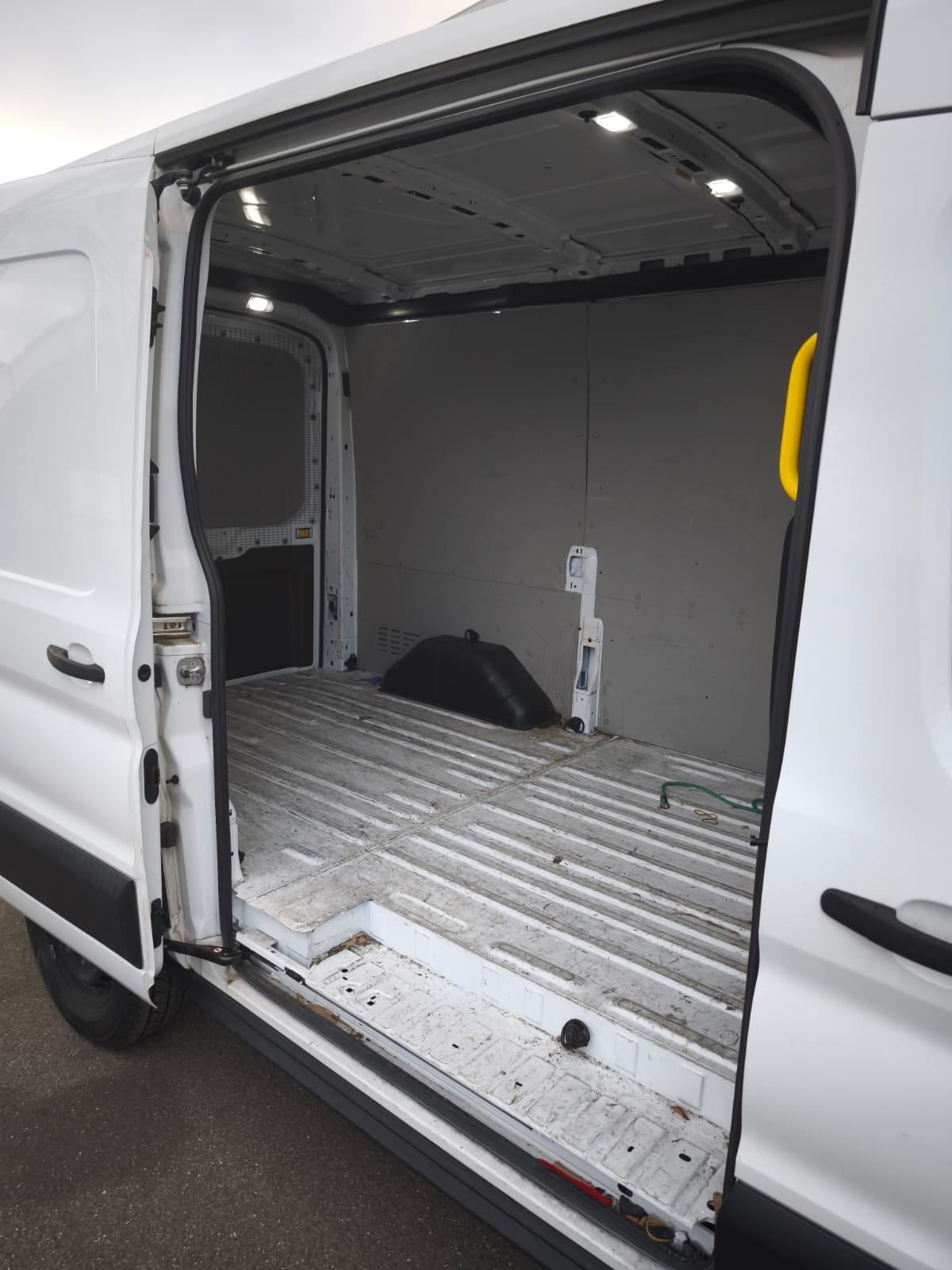 FORD 350L 4x4-image-5