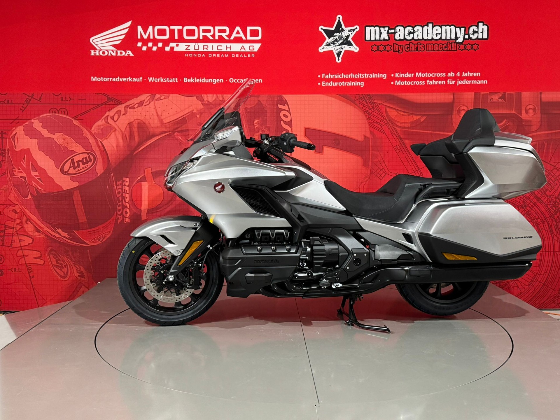 HONDA GL 1800 DA DCT Goldwing *Digital Silver Metallic*-image-1